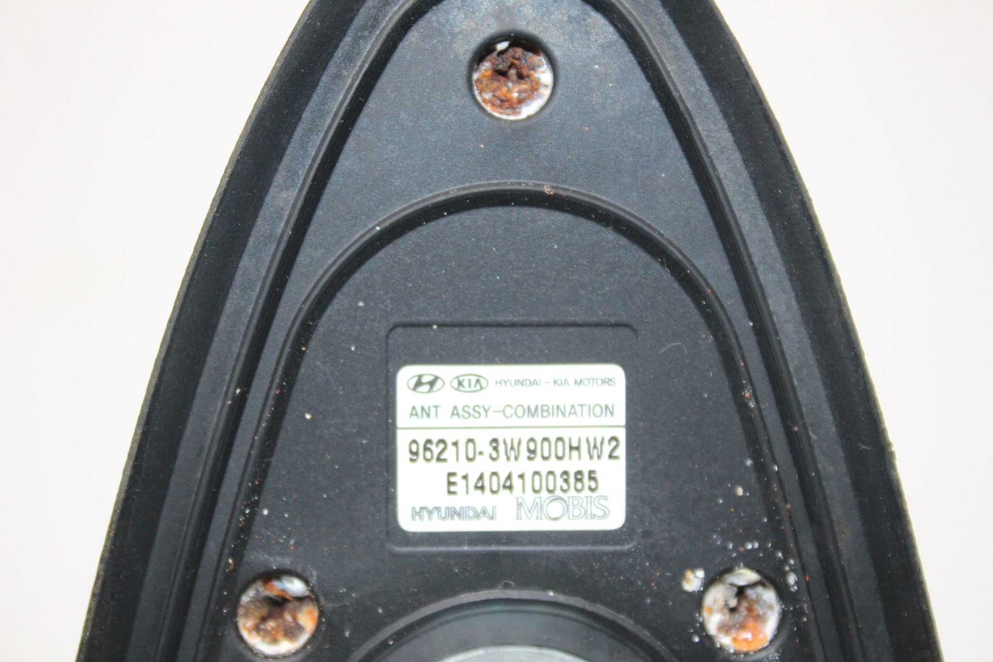 2014 KIA SPORTAGE Roof Antenna Shark Fin 96210-3W900HW2