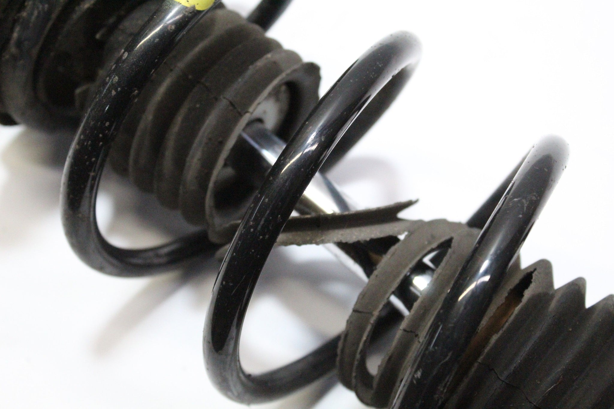 2013 FORD FIESTA 1.0 Left side Front Suspension Leg
