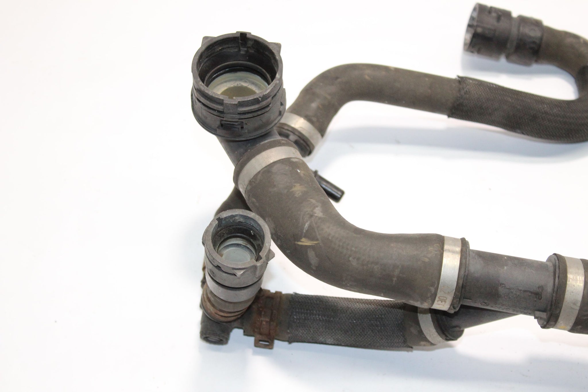 2016 RANGE ROVER EVOQUE 2.0 Coolant Pipe GJ32-8C480-AA