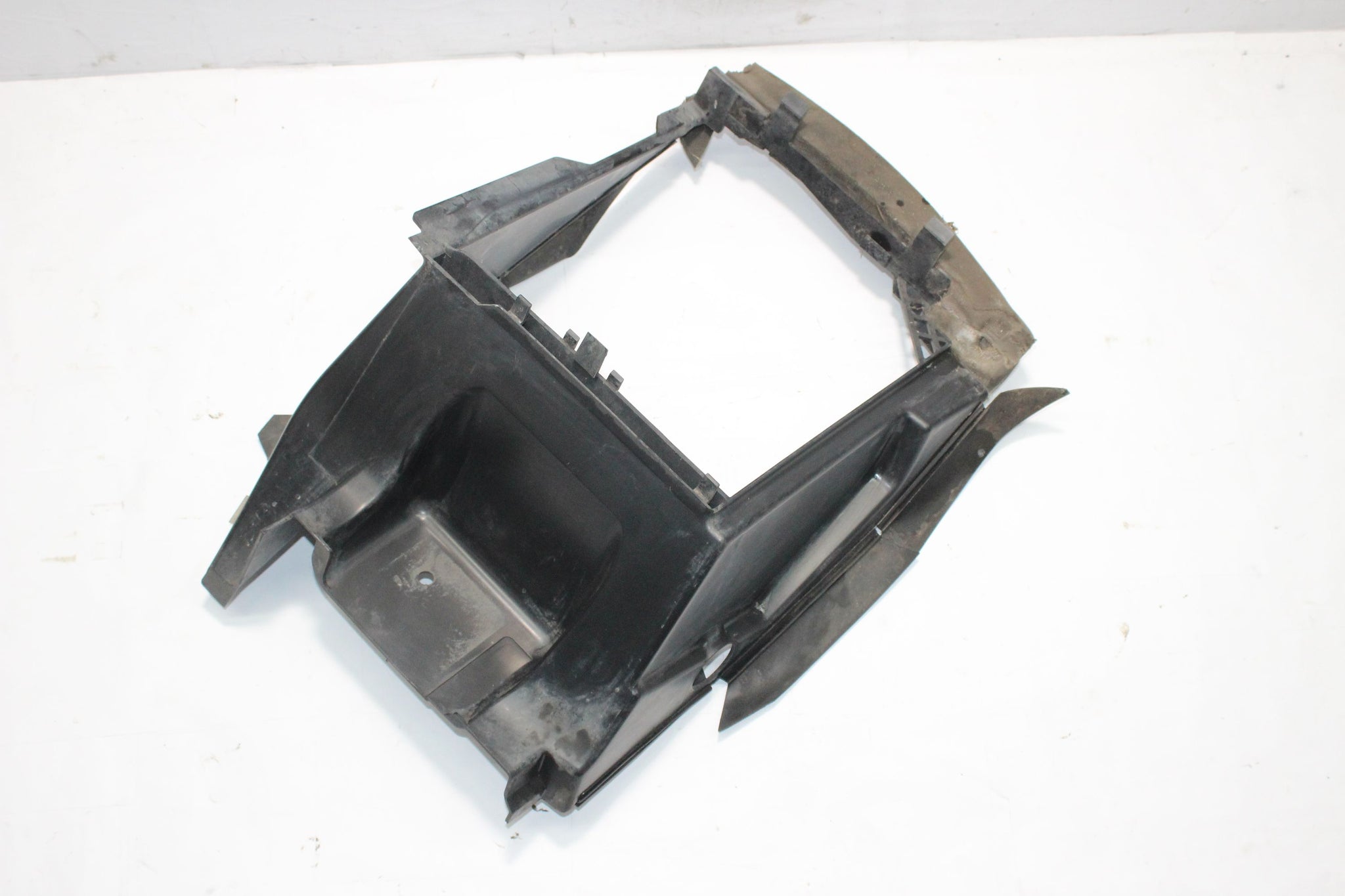 2014 RANGE ROVER VOGUE L405 Right side Intercooler Air Duct Panel CPLA-7H460-AC