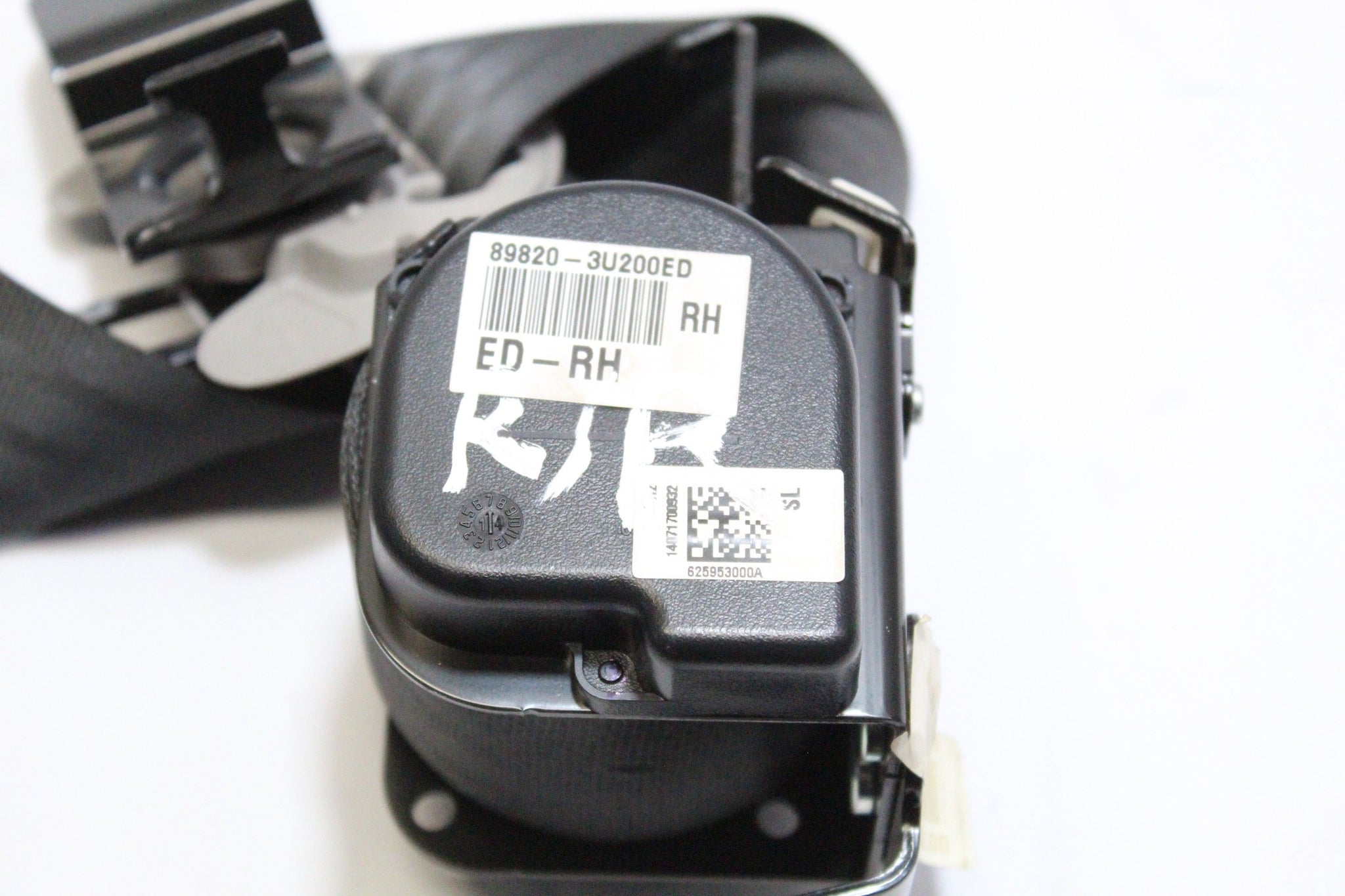 2014 KIA SPORTAGE Right side Rear Seat Belt 898203U200ED