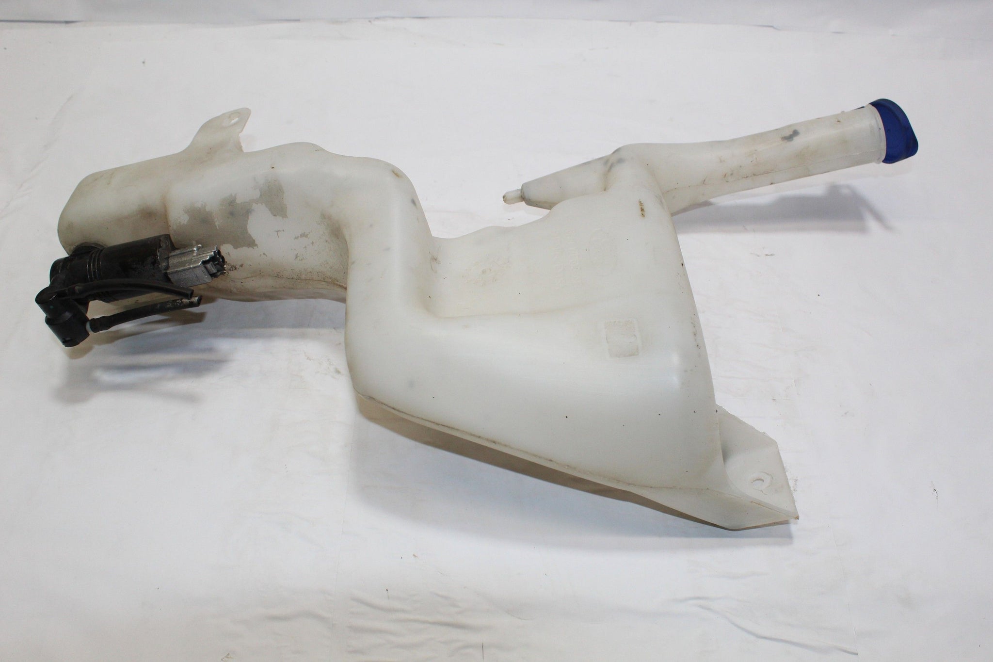 2013 FORD FIESTA Windscreen Washer Bottle Pump 8A6117B613AF