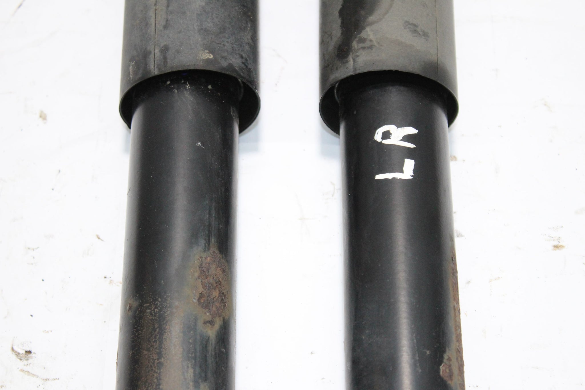 2016 NISSAN JUKE F15 1.5 Rear Shock Absorber Pair 56210BX82A