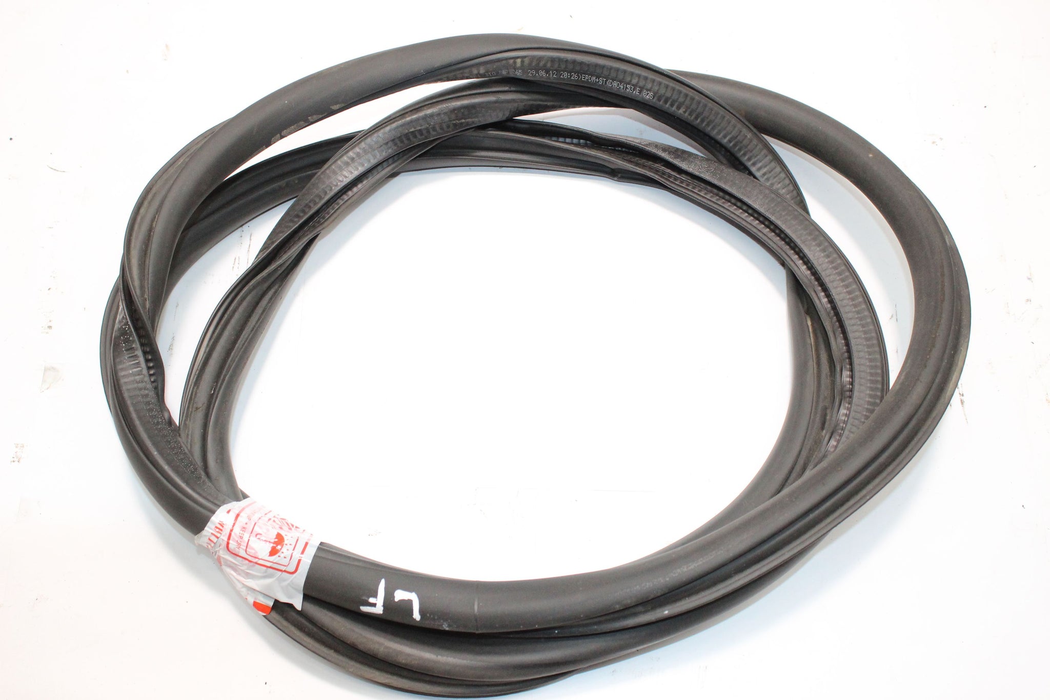 2013 SKODA SUPERB Left side Front Door Seal Rubber