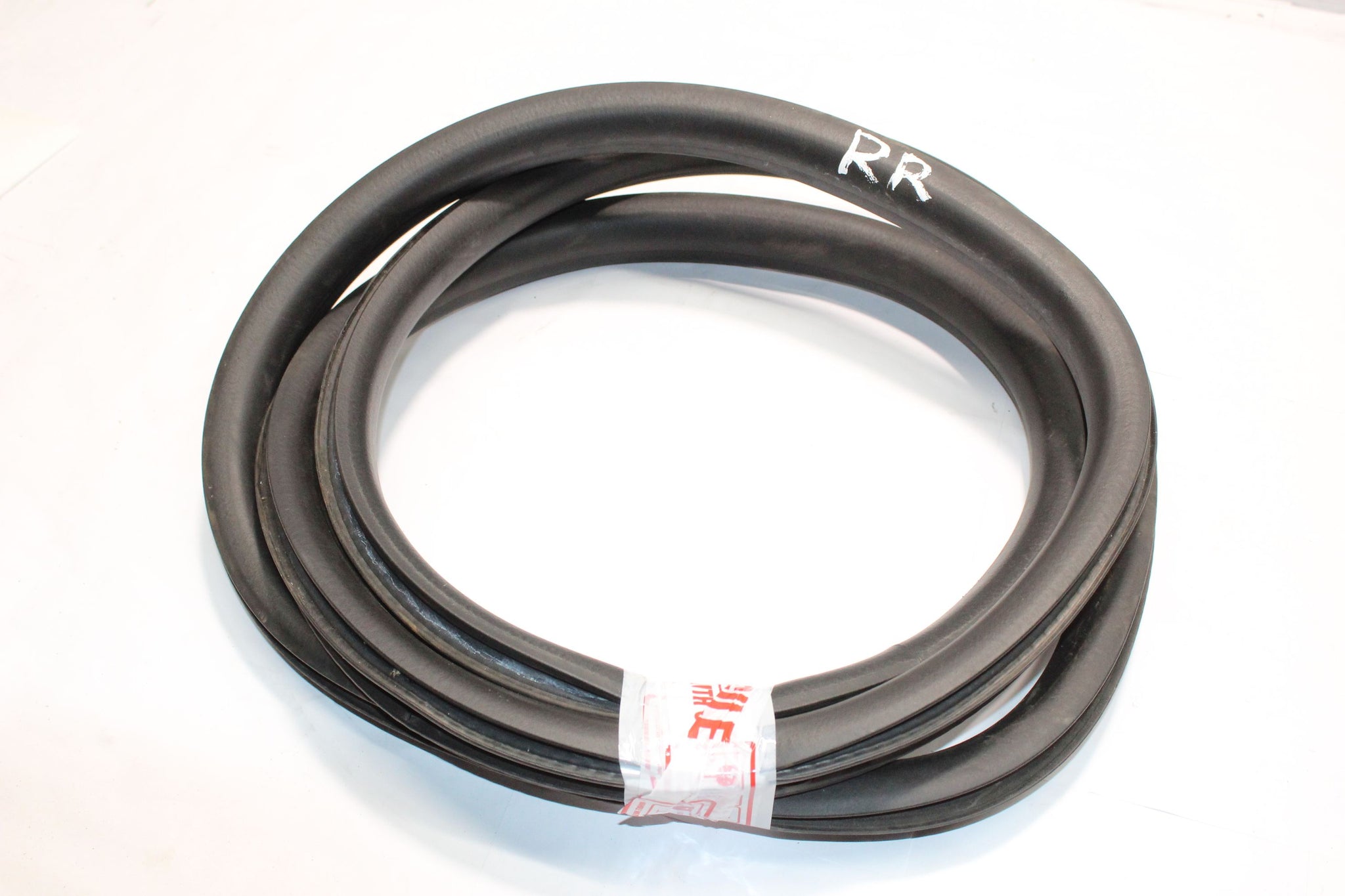 2018 CITROEN C4 CACTUS Right side Rear Door Seal Rubber