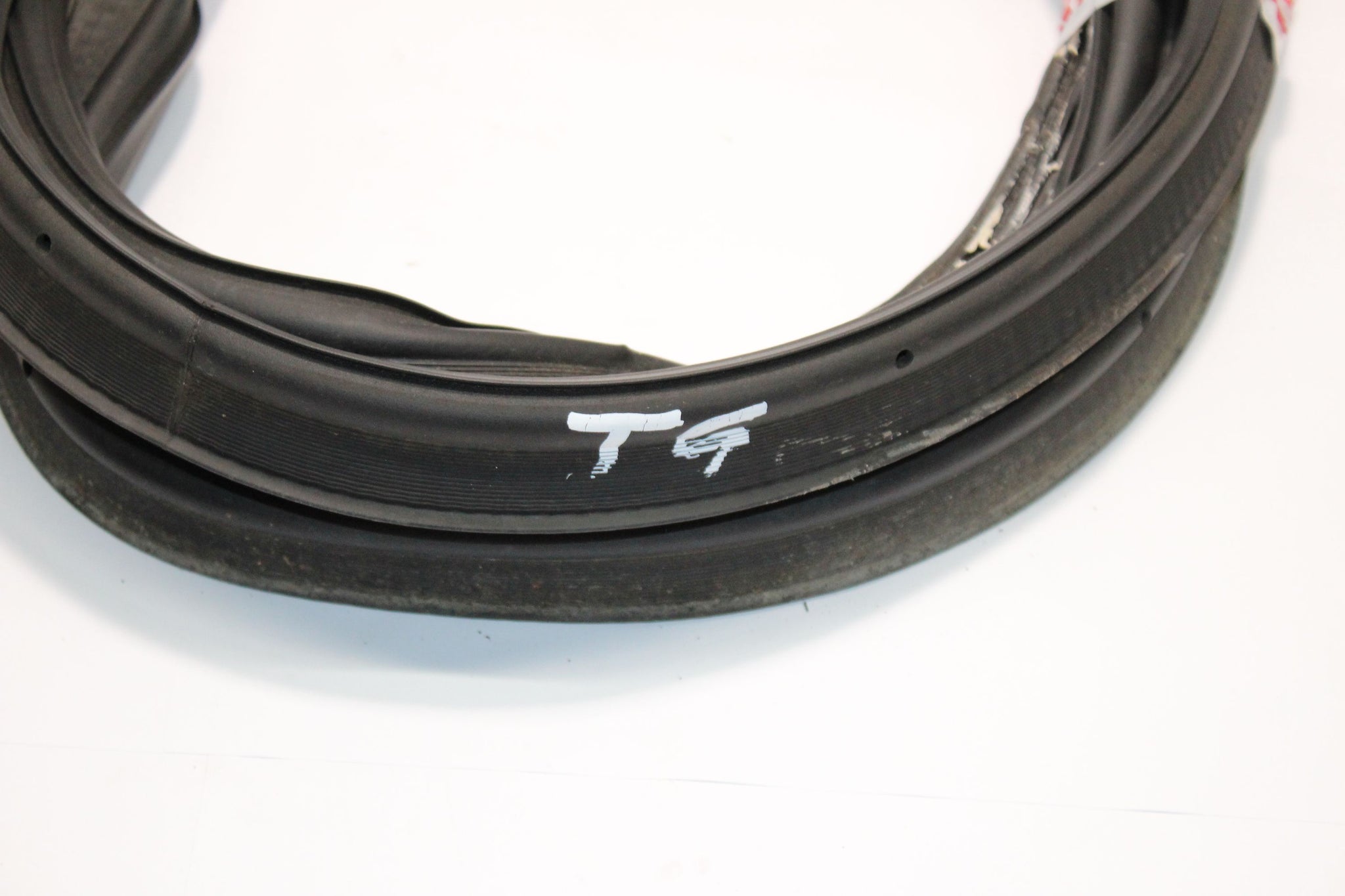 2011 VOLVO S60 Tailgate Seal Rubber