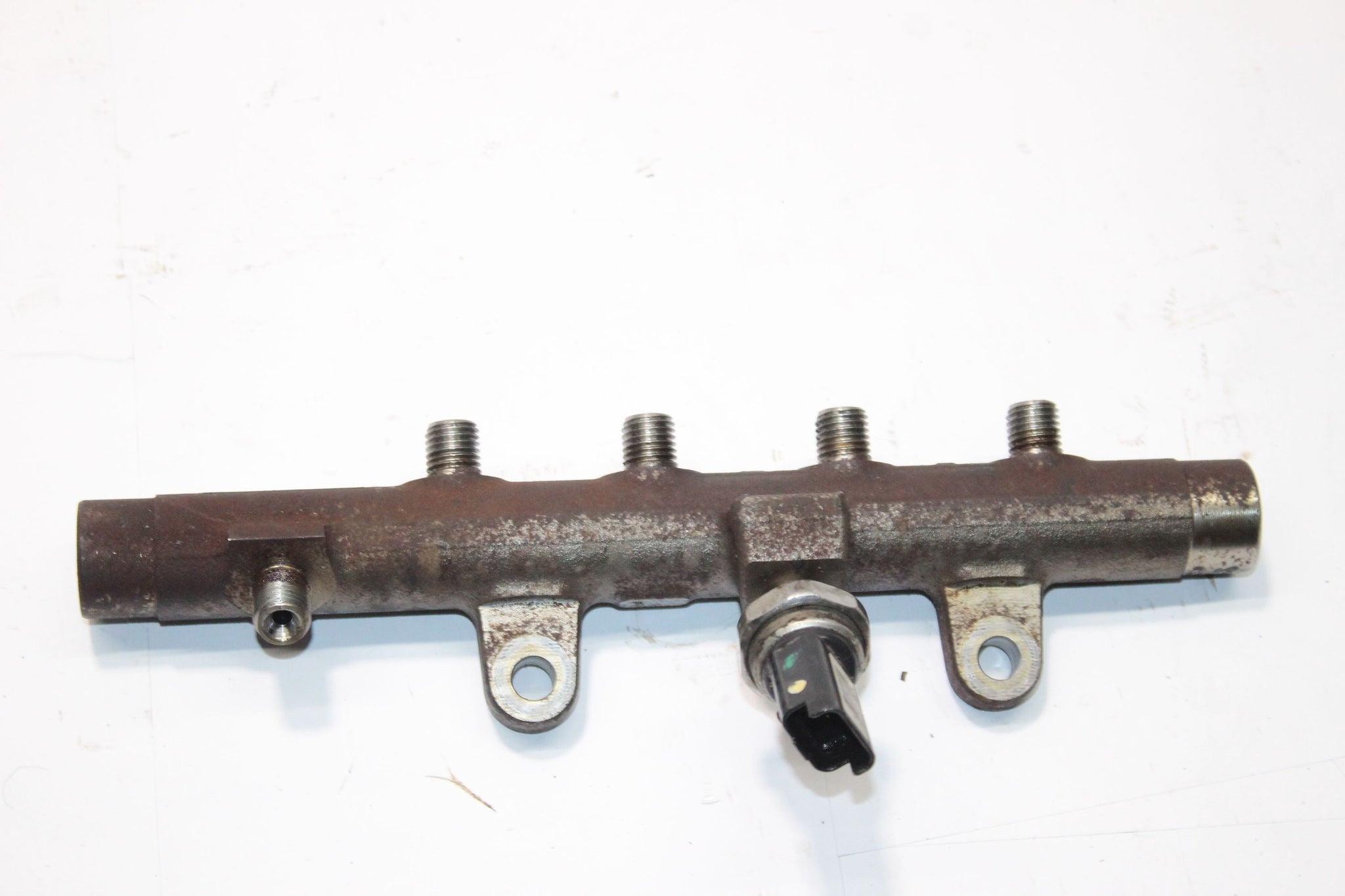 2012 NISSAN QASHQAI +2 1.5 Diesel Fuel Injector Rail 8200704212