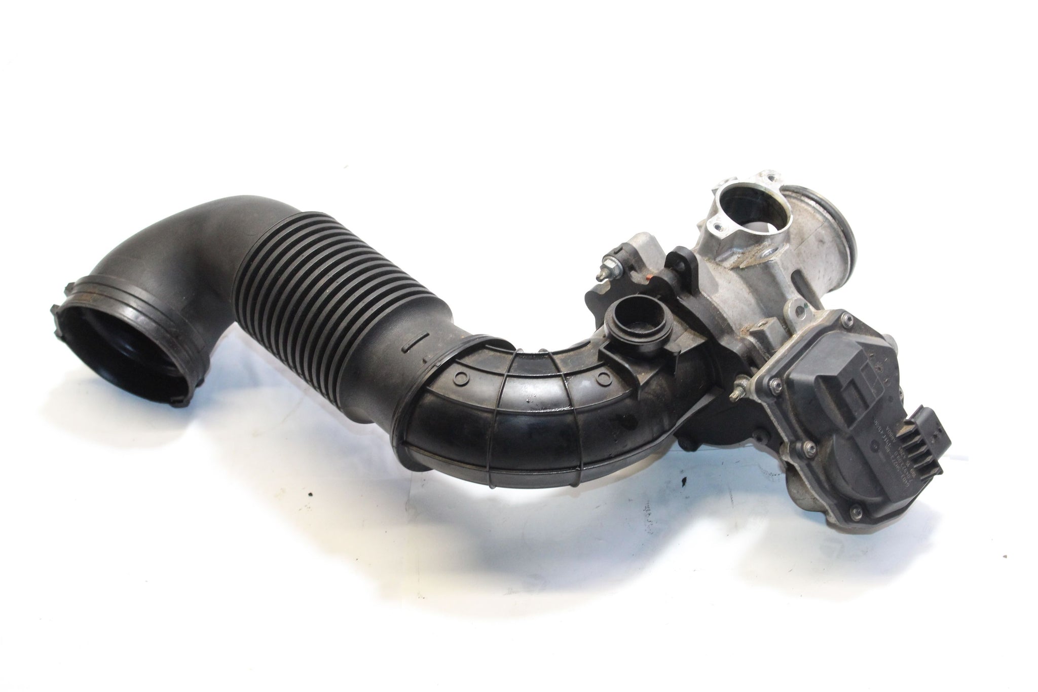 2015 LAND ROVER DISCOVERY SPORT 2.0 EGR Valve Air Intake Pipe GJ32-9F876-AB