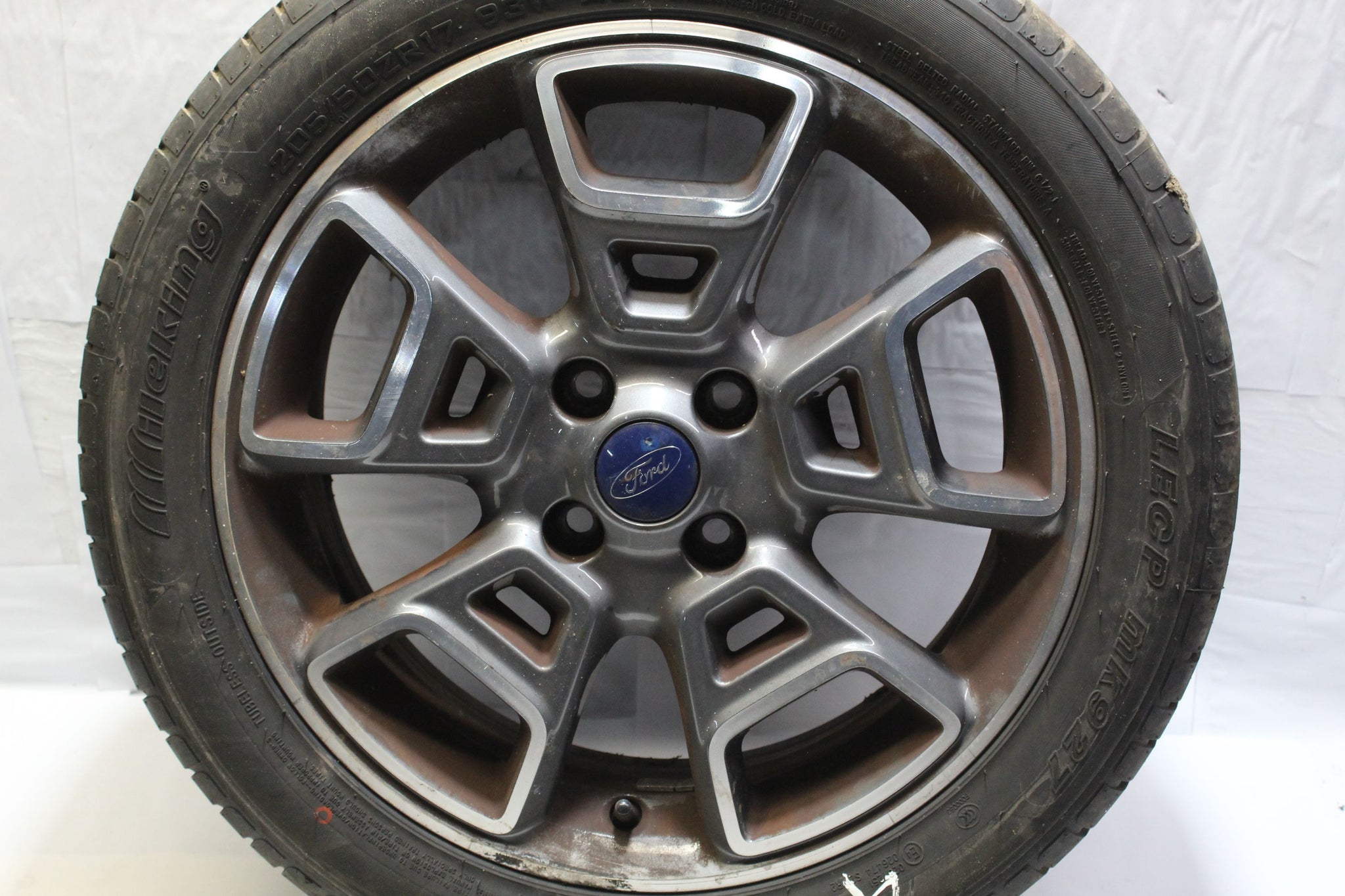 2016 FORD ECOSPORT Alloy Wheel with Tyre 205 / 50 R17 6.4MM