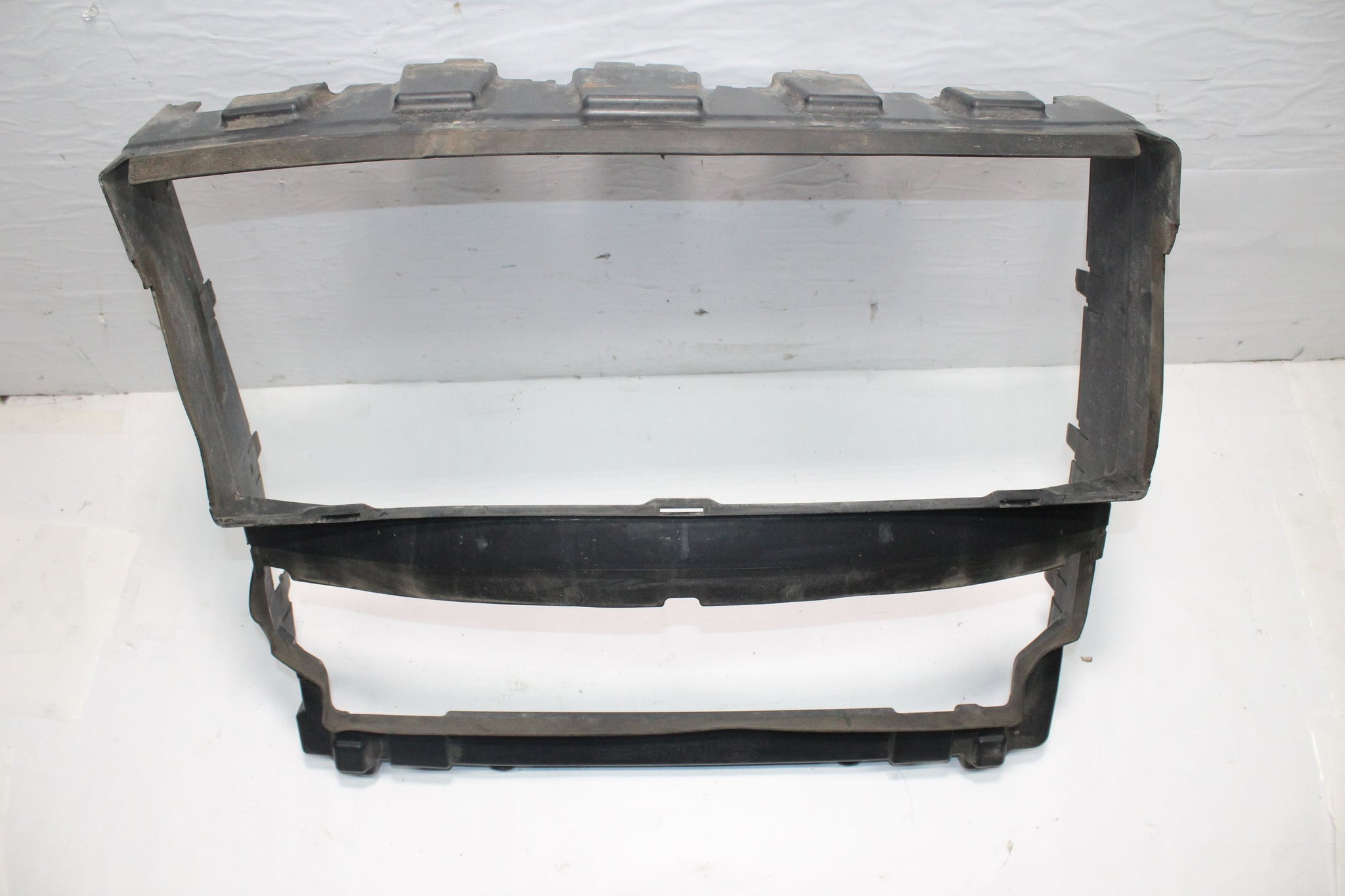 2014 RANGE ROVER VOGUE L405 Radiator Air Intake Guide Panel CPLA-8C464-A
