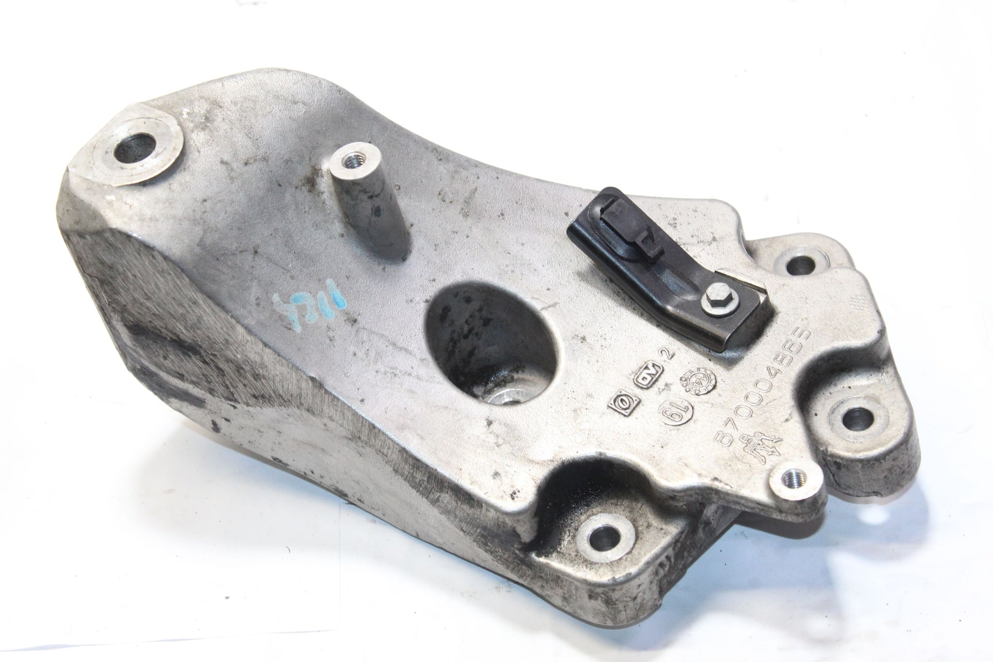 2017 MASERATI GHIBLI 3.0 Right side Front Engine Mount Bracket 670004865