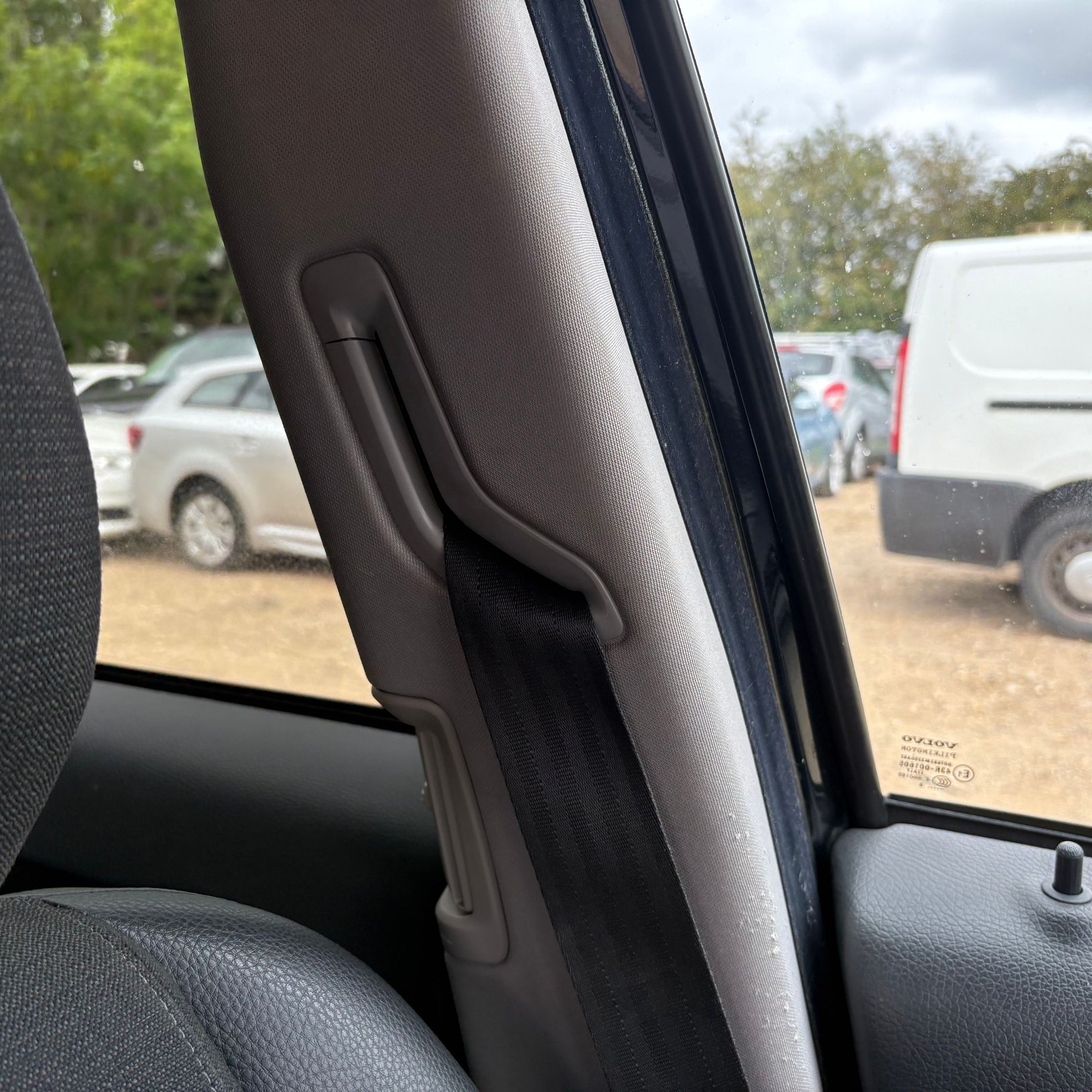 2009 VOLVO XC90 LEFT SIDE FRONT SEAT BELT