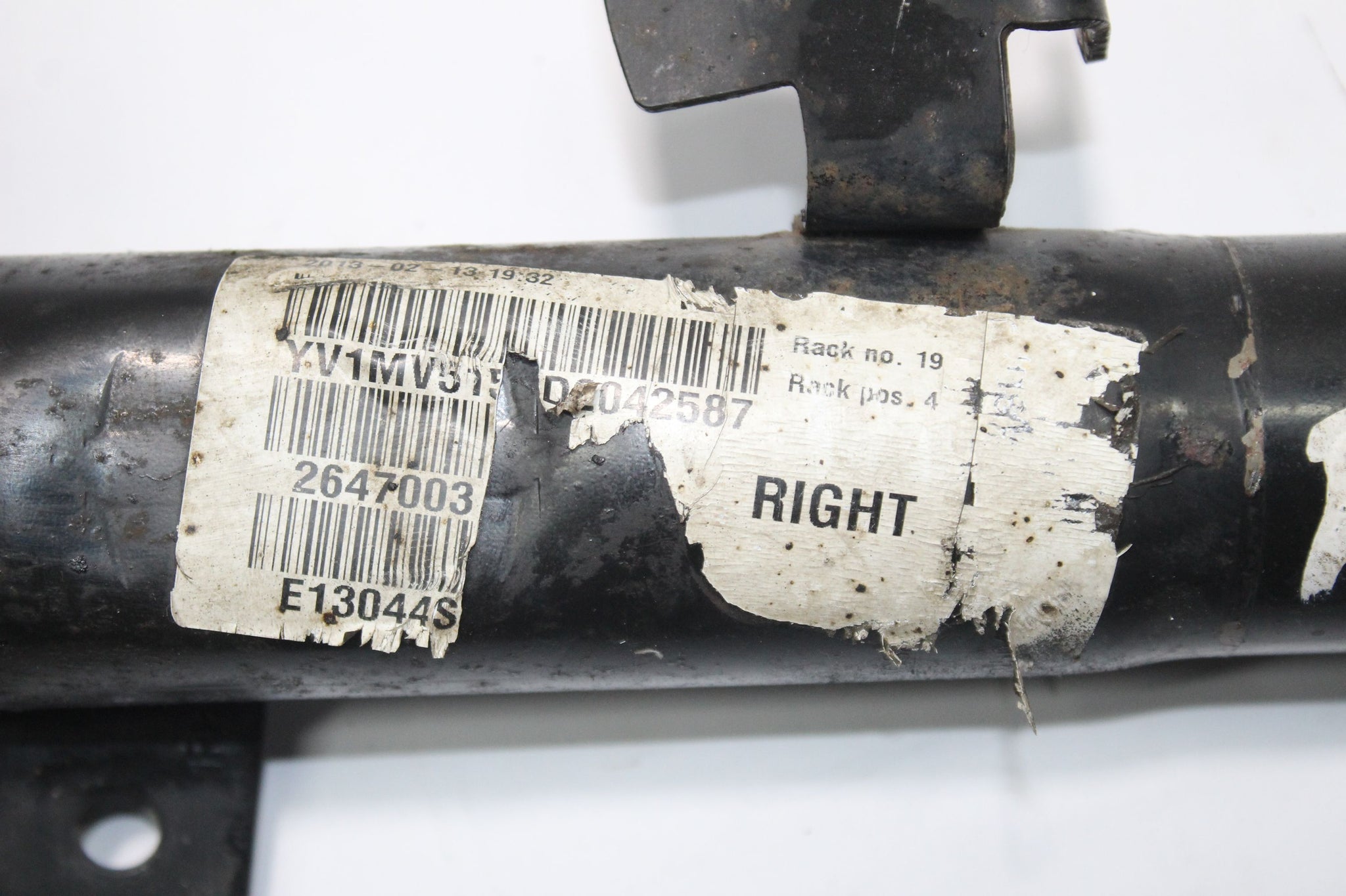 2013 VOLVO V40 2.0 RIGHT SIDE FRONT SUSPENSION LEG STRUT