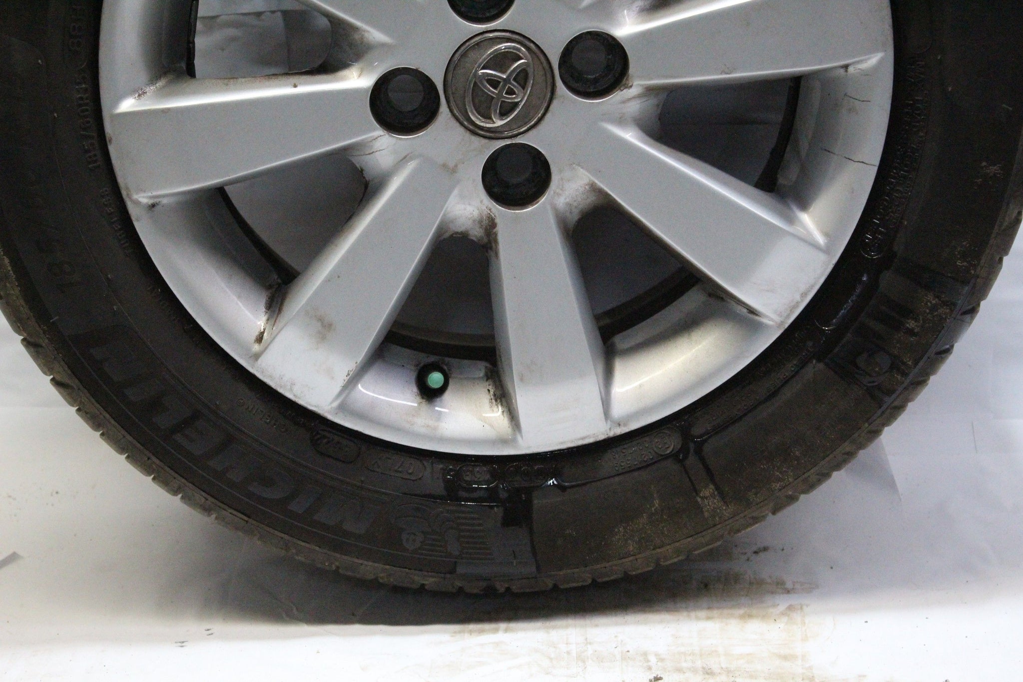 2011 TOYOTA YARIS Alloy Wheel with Tyre 185/60 R15 6.9MM