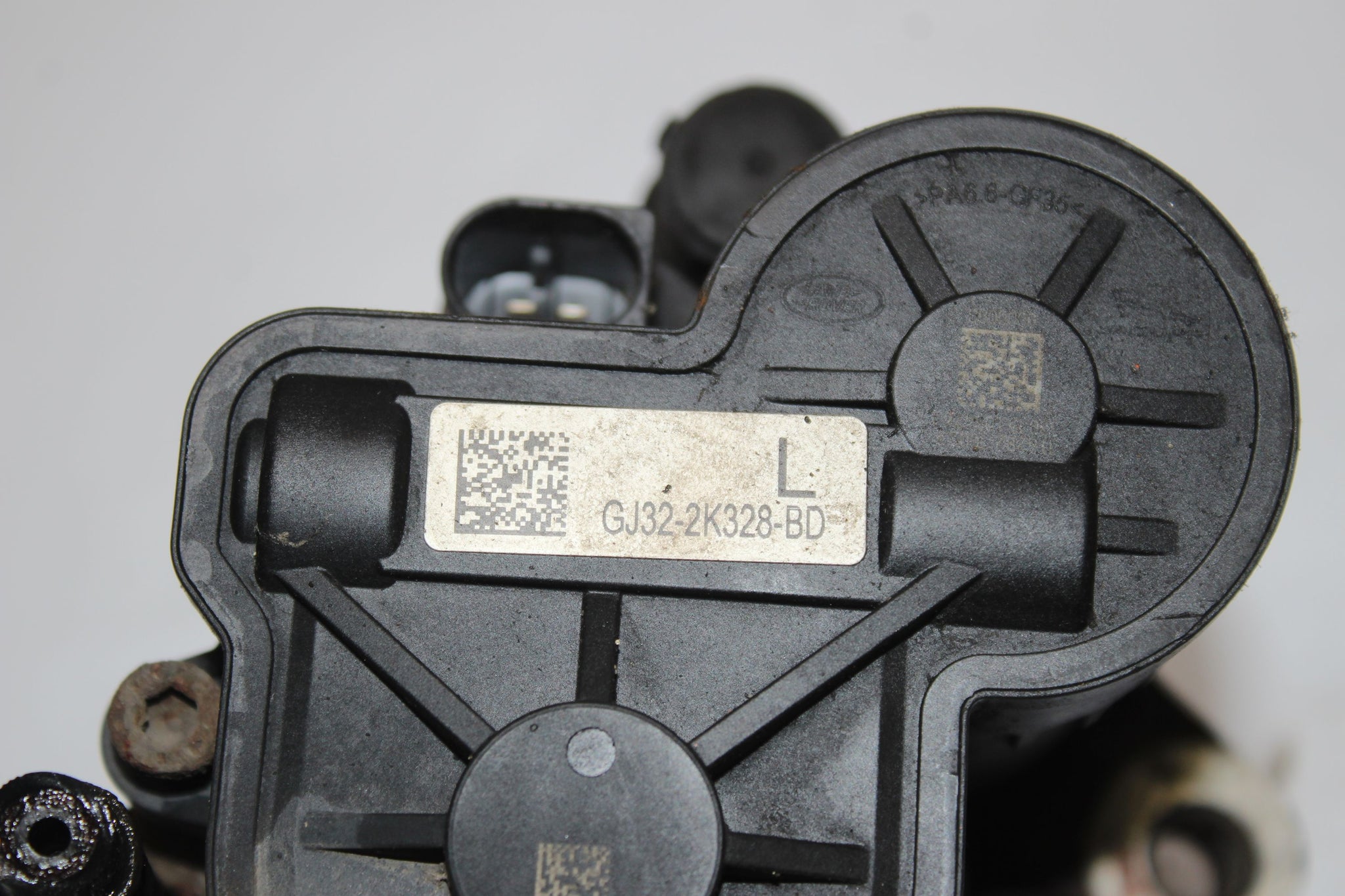 2016 RANGE ROVER EVOQUE  2.0 Left side Rear Brake Caliper