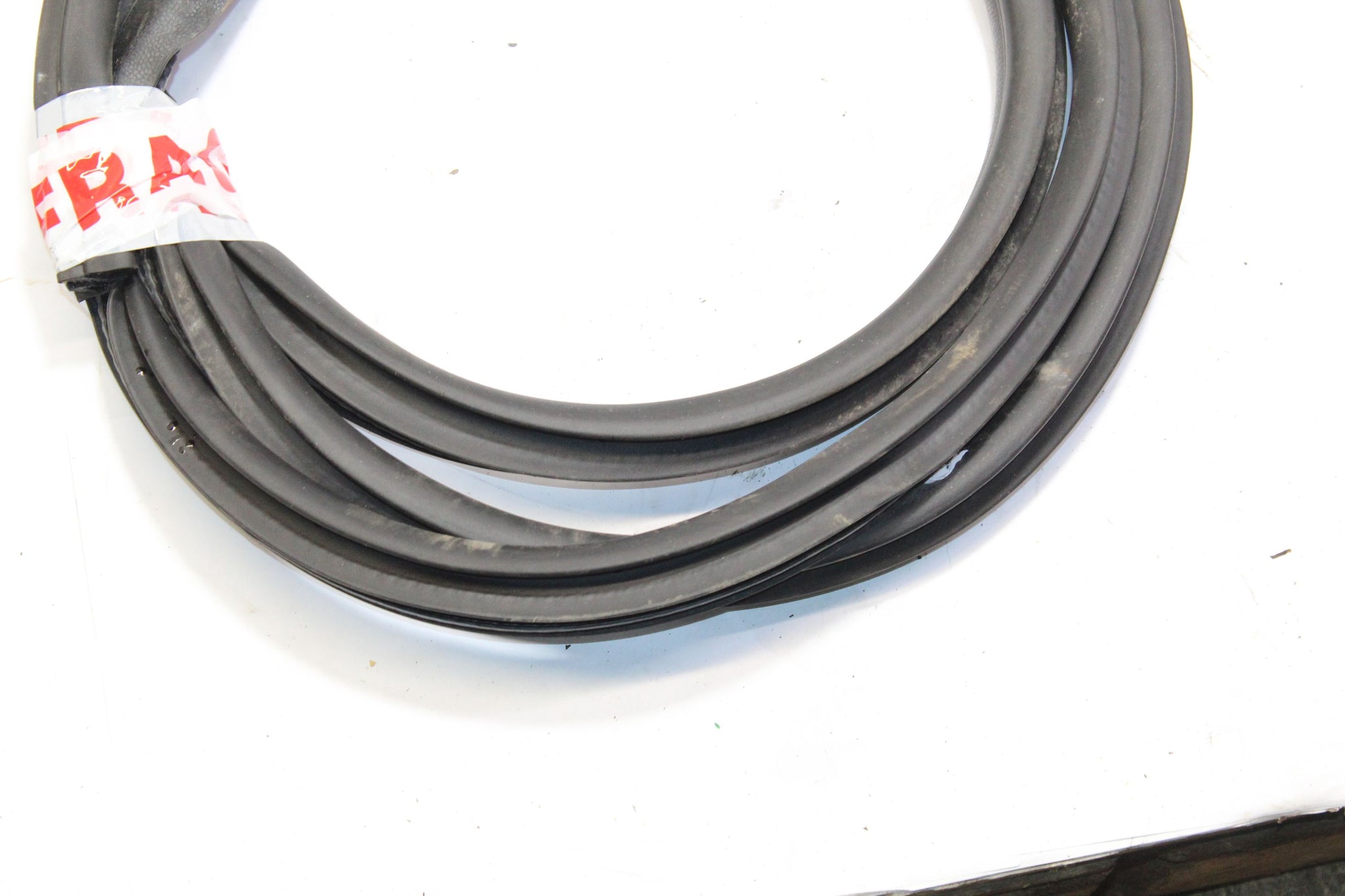 2016 FORD ECOSPORT Right side Rear Door Seal Rubber