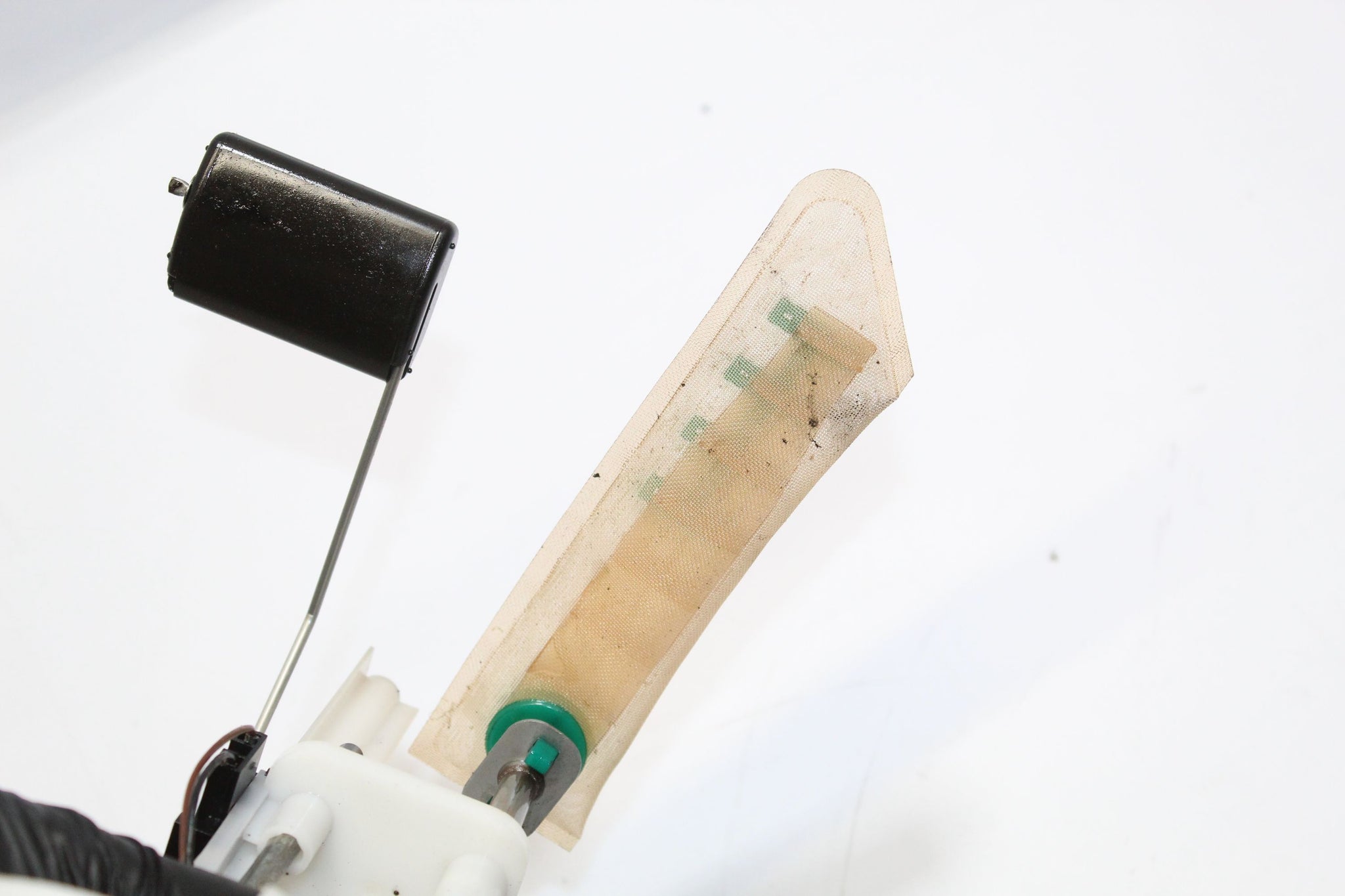 2013 Ssangyong Korando 2.0 Diesel Fuel Pump and Sender unit IN710-20250