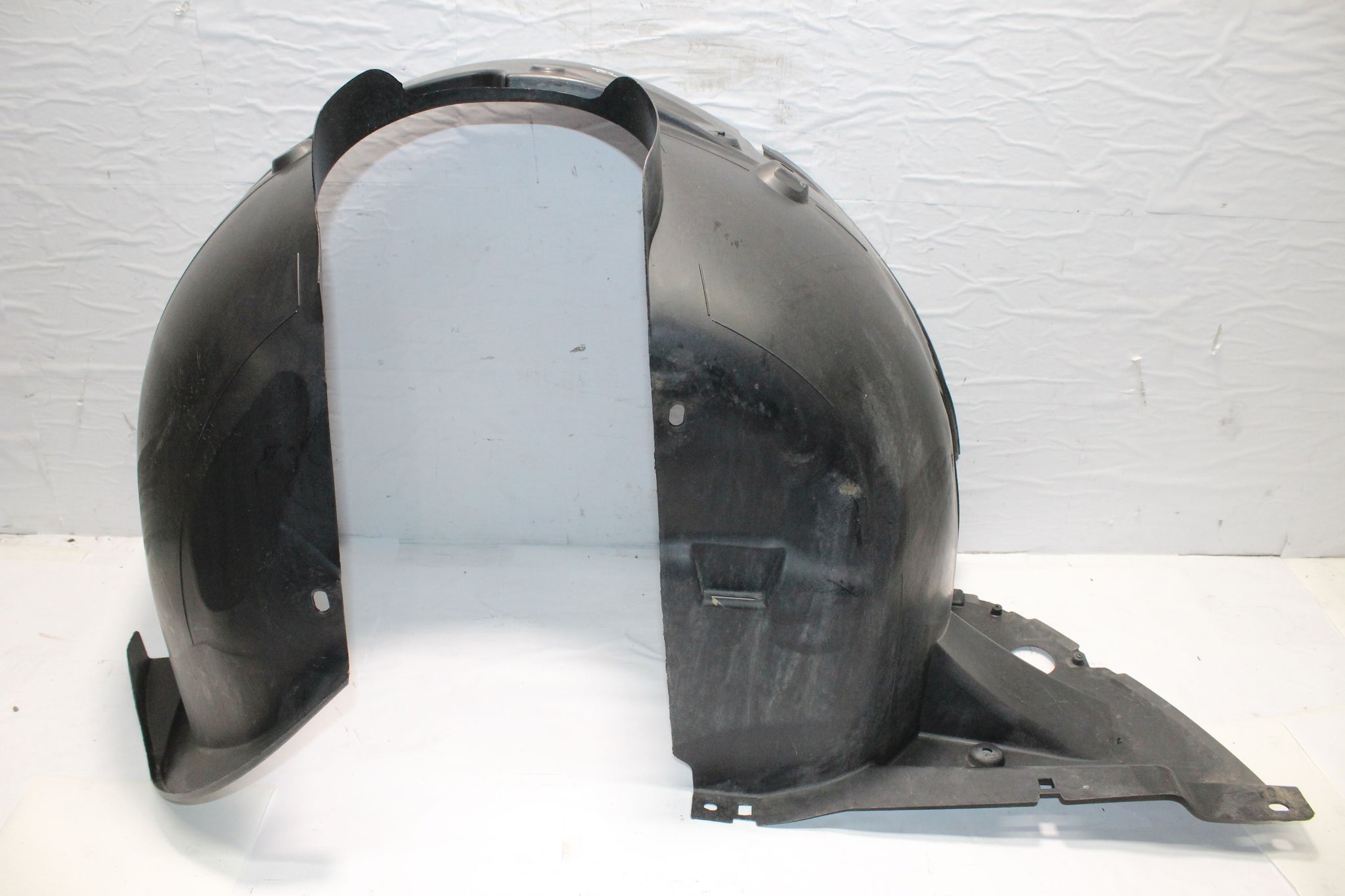 2018 CITROEN C4 CACTUS Left side Front Splash Guard 9801624380