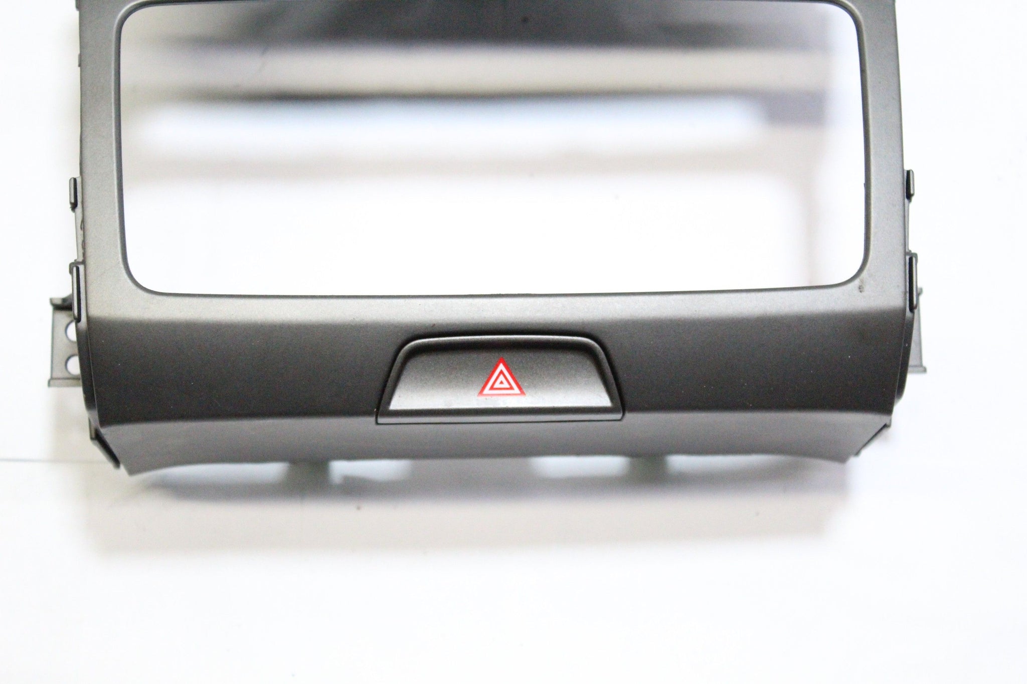 2014 KIA SPORTAGE CD Player Head unit Surround Trim Hazard Switch