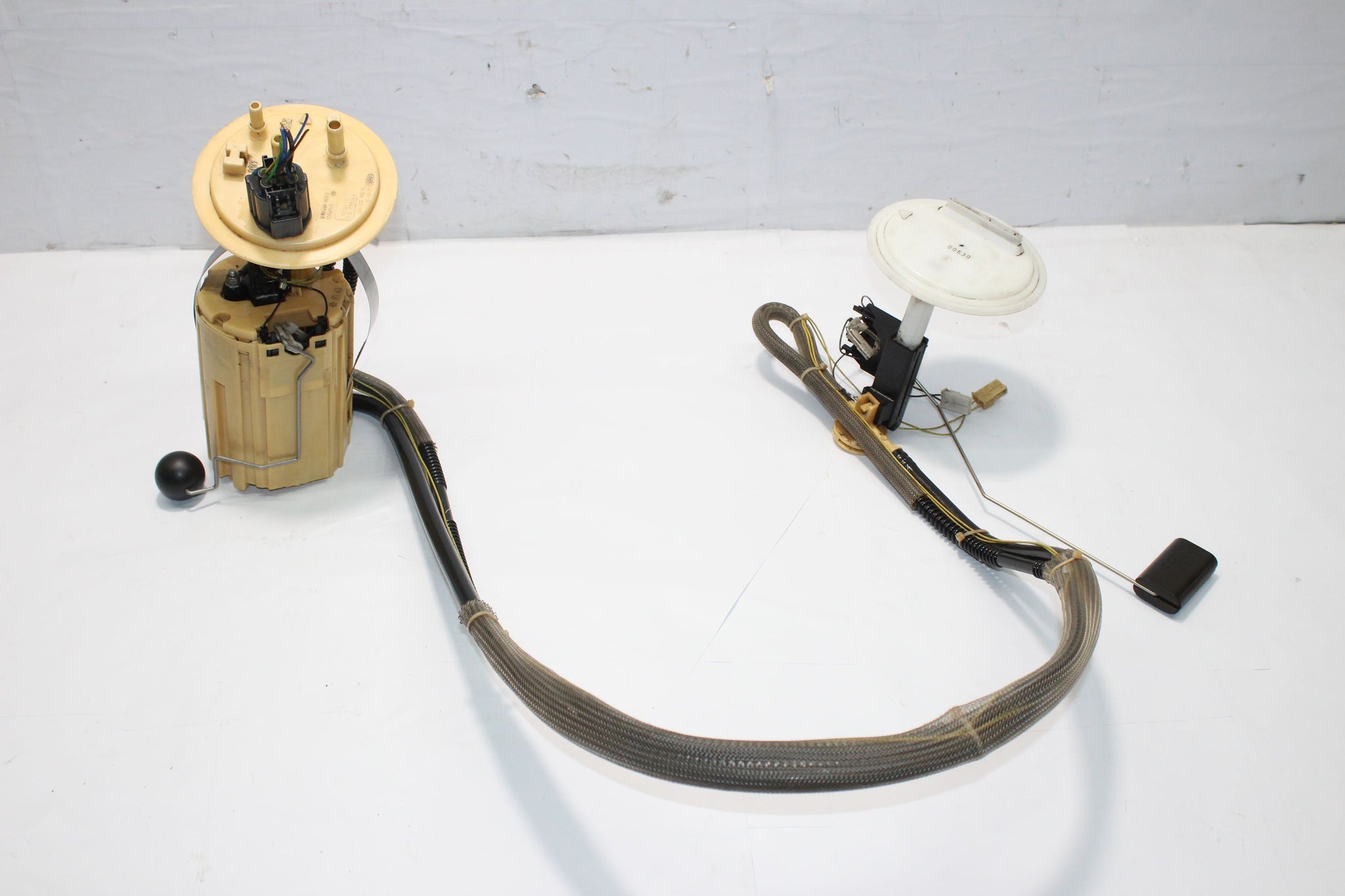 2010 VOLVO XC90 2.4 Diesel Fuel Pump Sender unit 31305186