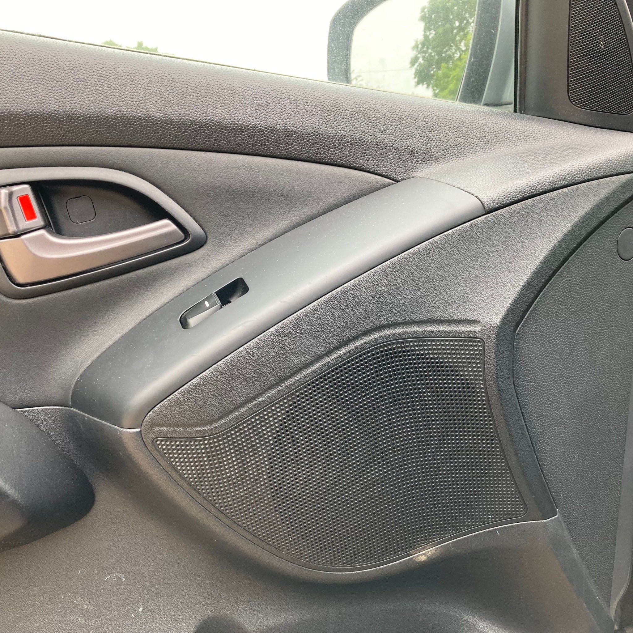 2013 HYUNDAI IX35 Passenger side Front Complete Door GREY