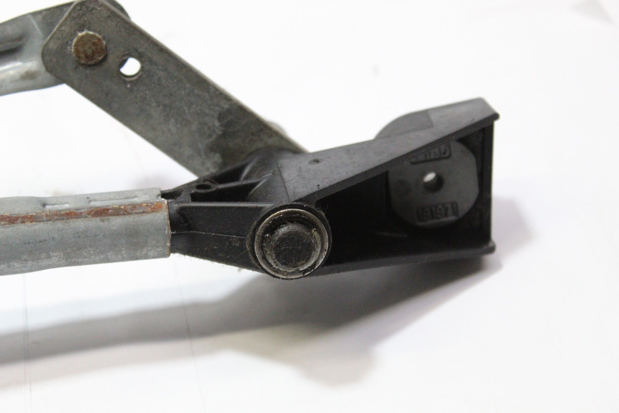 2006 BMW Z4 Front Wiper Motor Linkage 7193987
