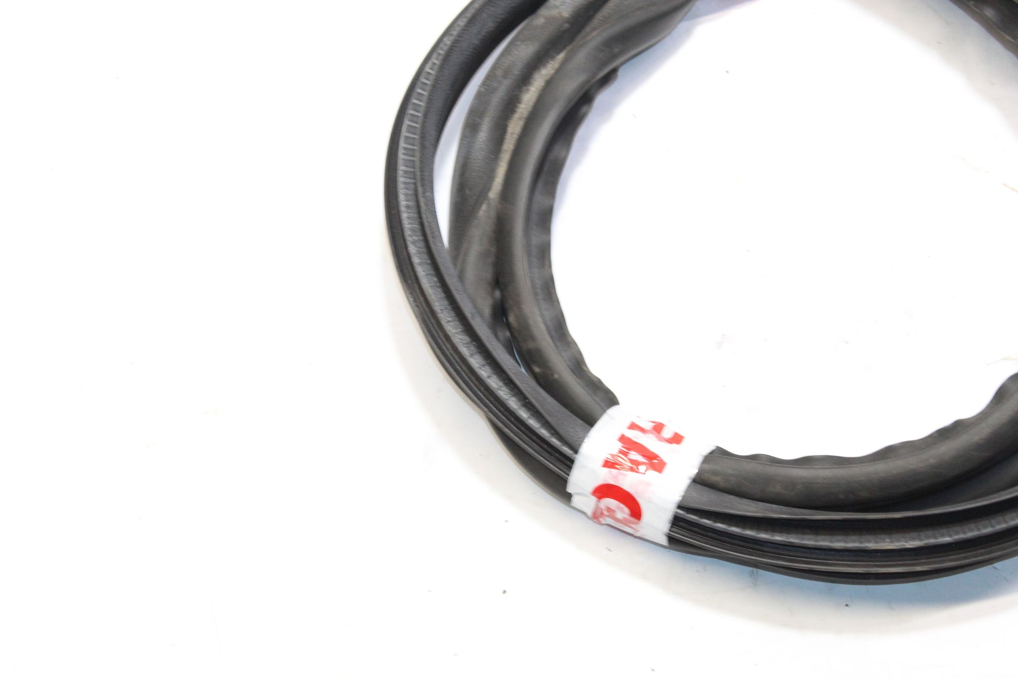 2016 FORD ECOSPORT Left side Rear Door Seal Rubber