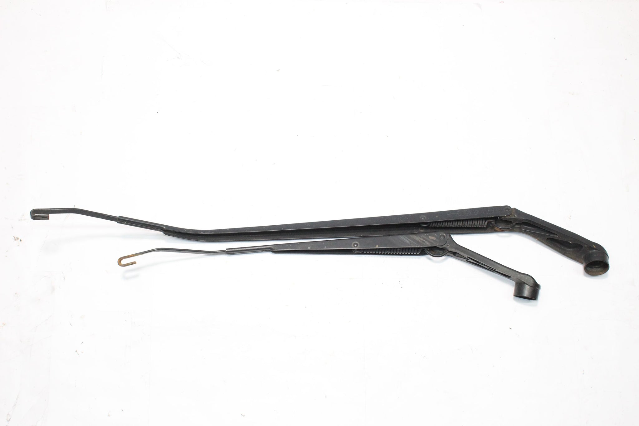 2013 SUZUKI SX4 S-CROSS FRONT WIPER ARMS (PAIR)