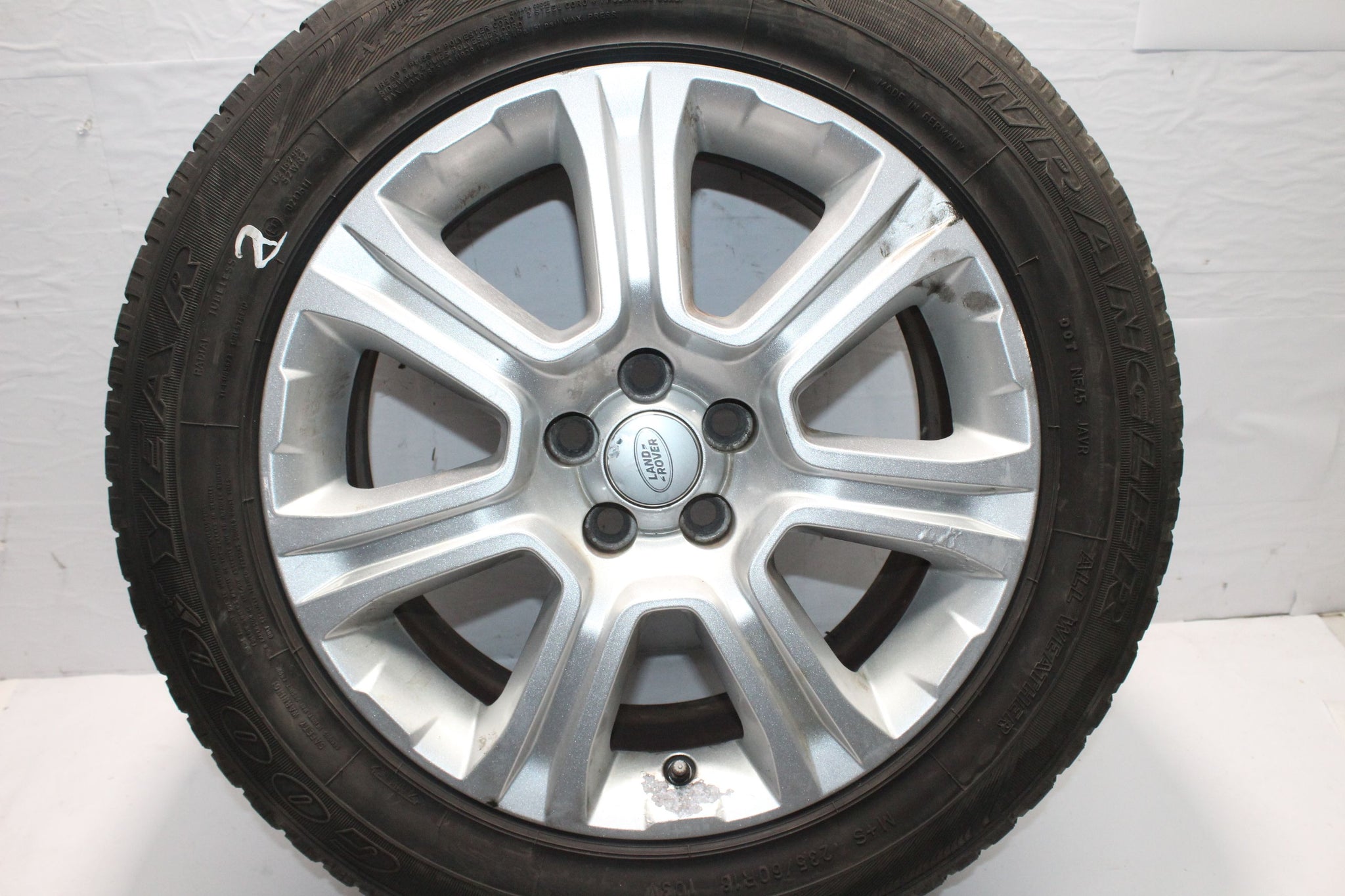 2016 RANGE ROVER EVOQUE Alloy Wheel with Tyre 235 / 60 R18 5.5MM