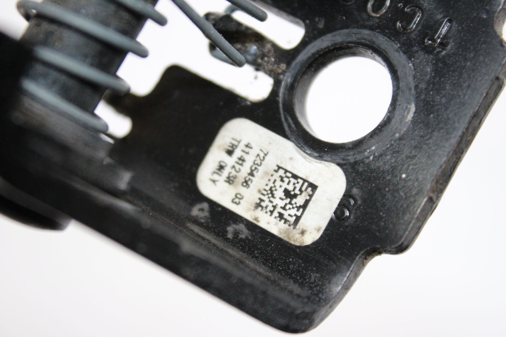 2012 BMW X3 F25 SEAT BELT BUCKLE REAR CENTRE MIDDLE 7235456