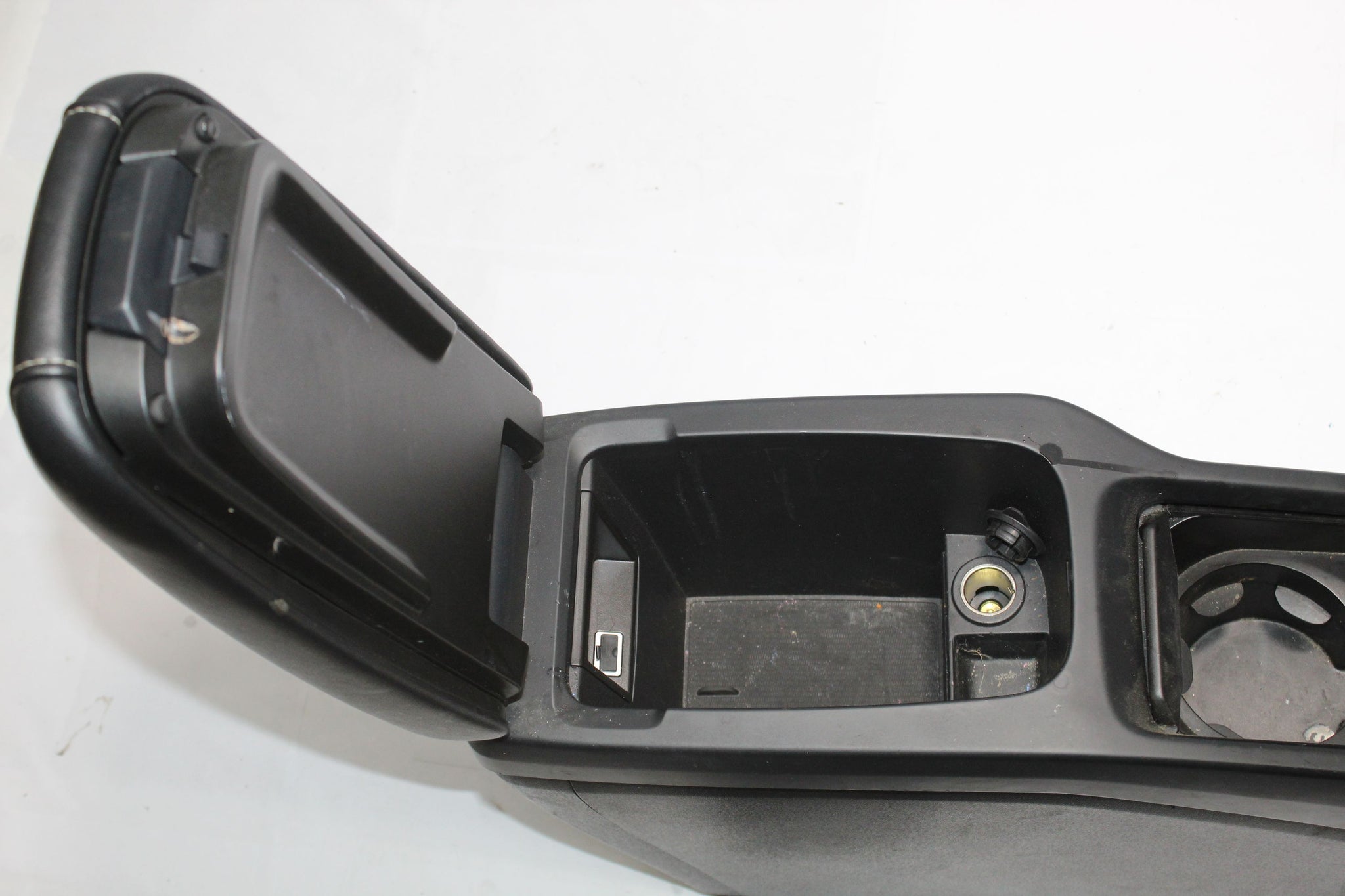 2015 VOLVO V40 Centre Console Armrest