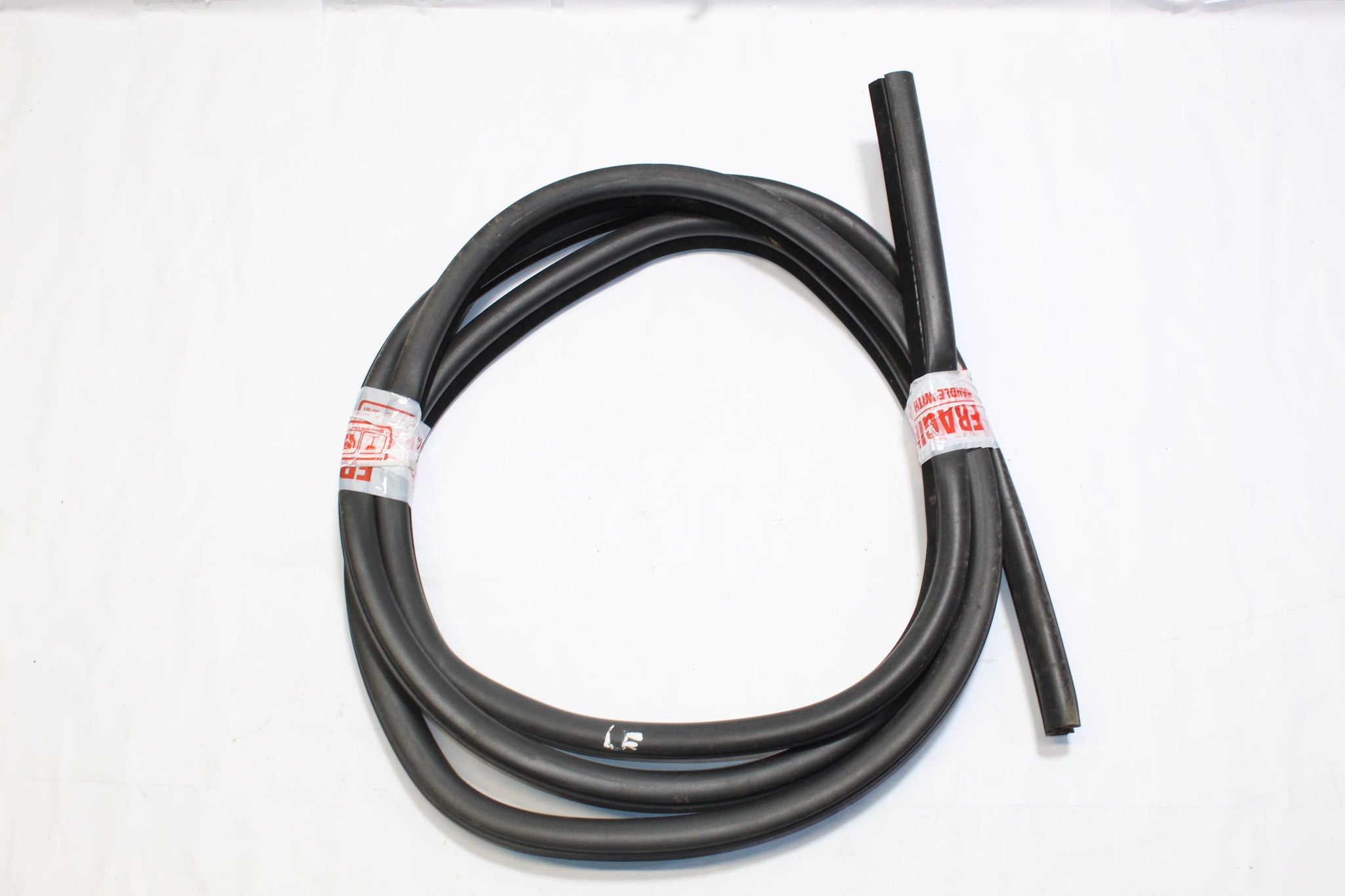 2011 RANGE ROVER VOGUE L322 Left side Front Door Seal Rubber