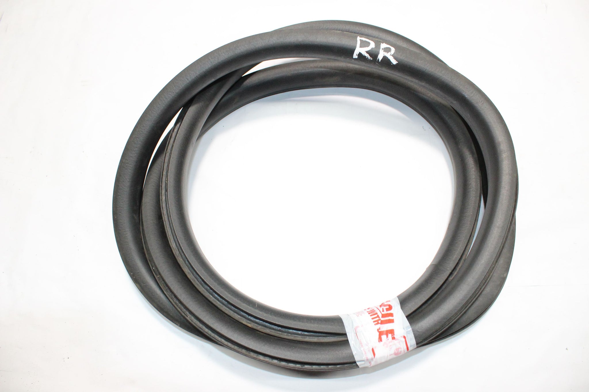 2018 CITROEN C4 CACTUS Right side Rear Door Seal Rubber