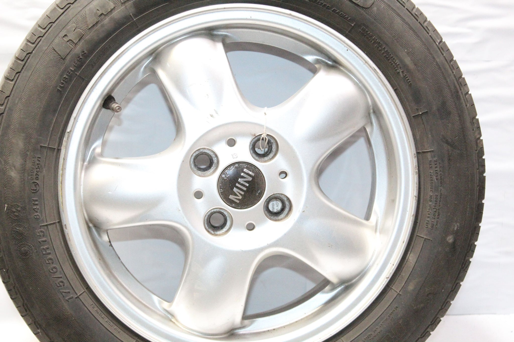 MINI COOPER R55 R56 R57 ALLOY WHEEL WITH TYRE 175 / 65 R15 3.3MM