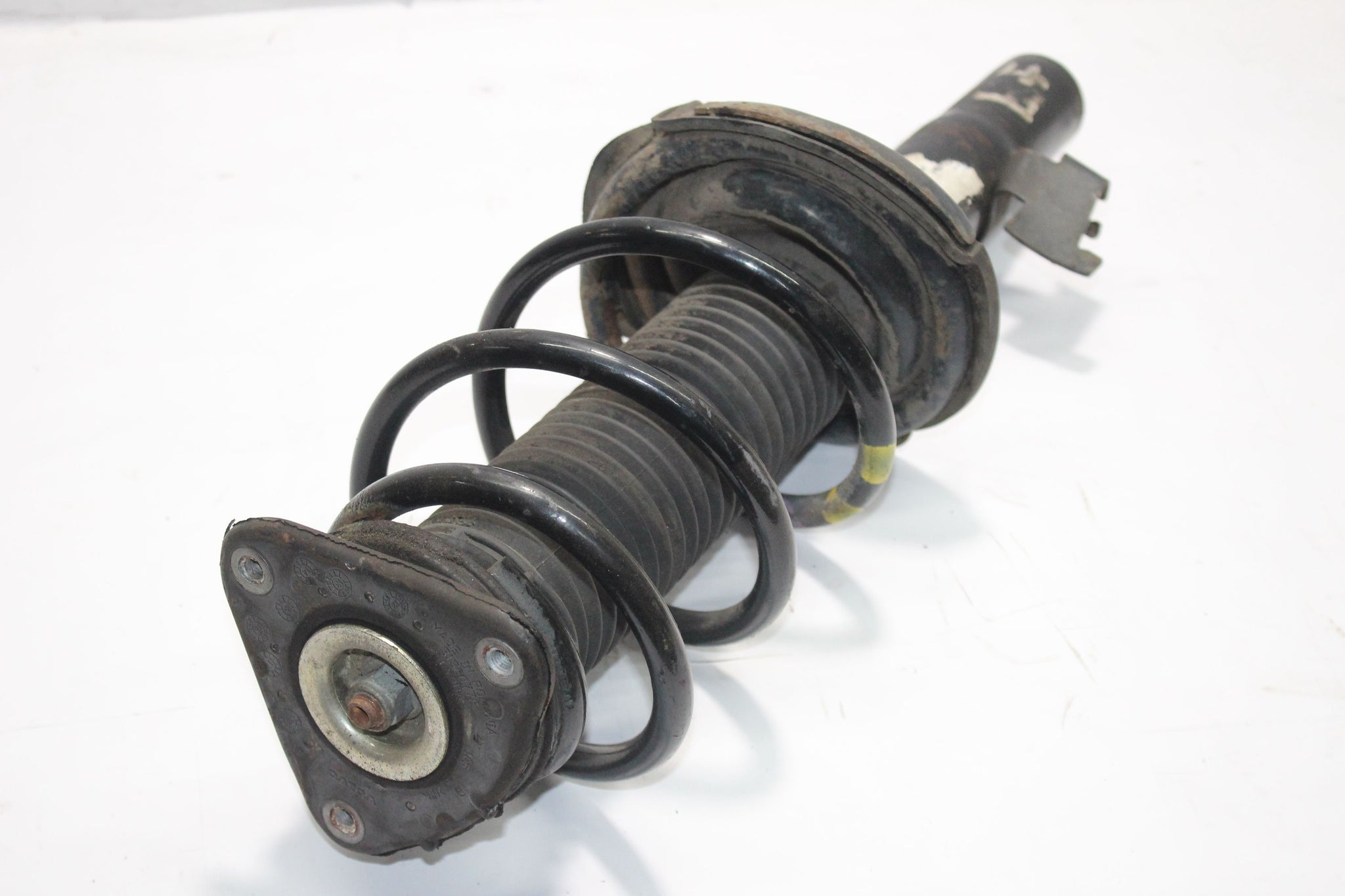 2013 VOLVO V40 2.0 LEFT SIDE FRONT SUSPENSION LEG STRUT