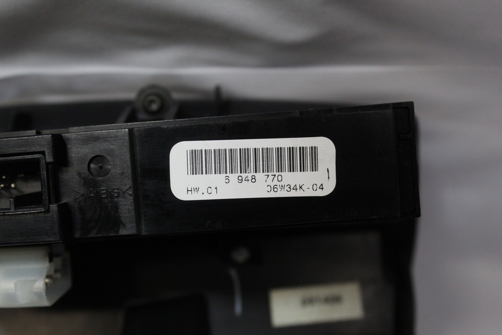 2006 BMW Z4 Centre Console Ashtray Roof Control Switch Panel 6948770