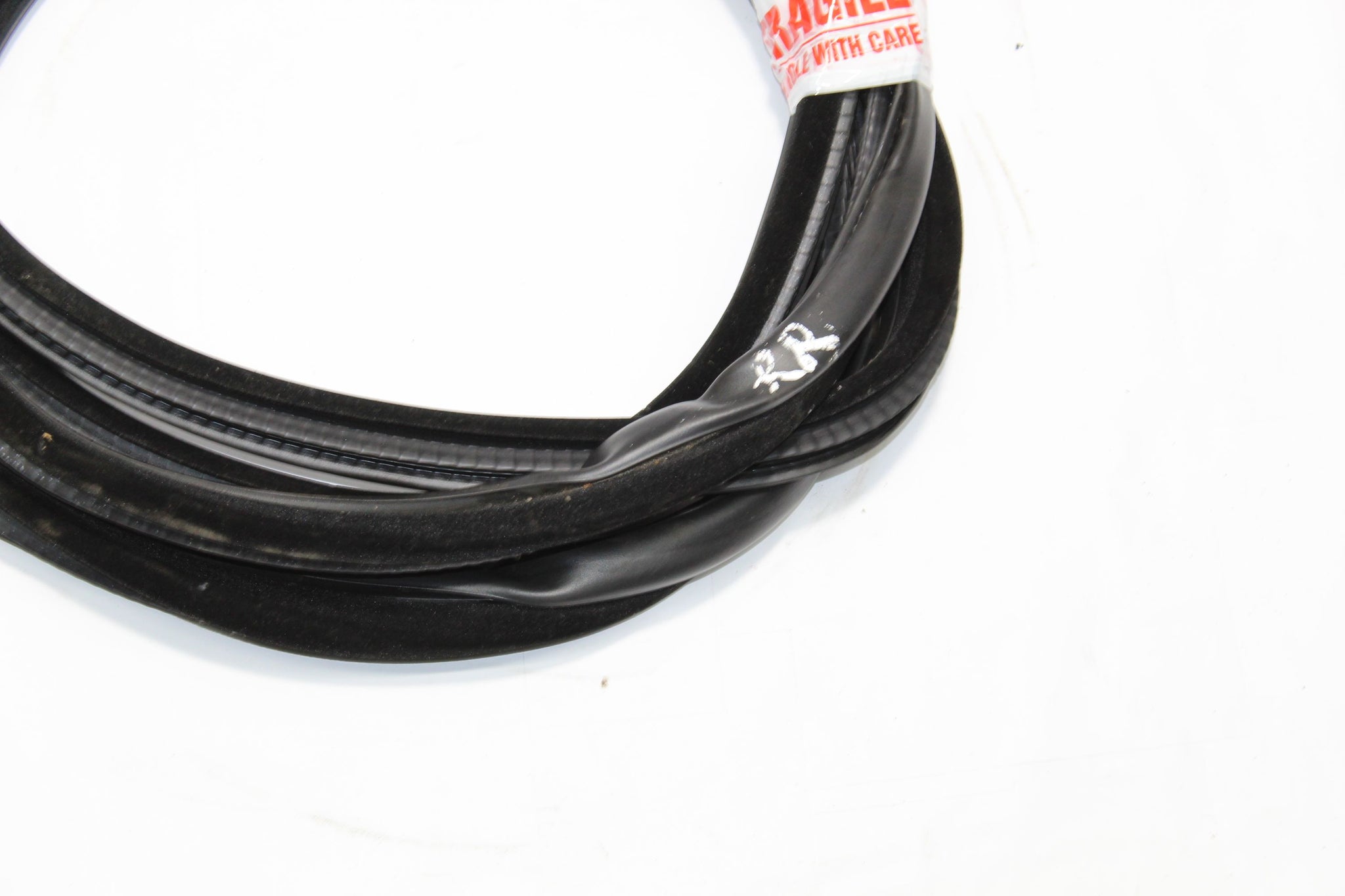 2011 RANGE ROVER VOGUE L322 Right side Rear Door Seal Rubber
