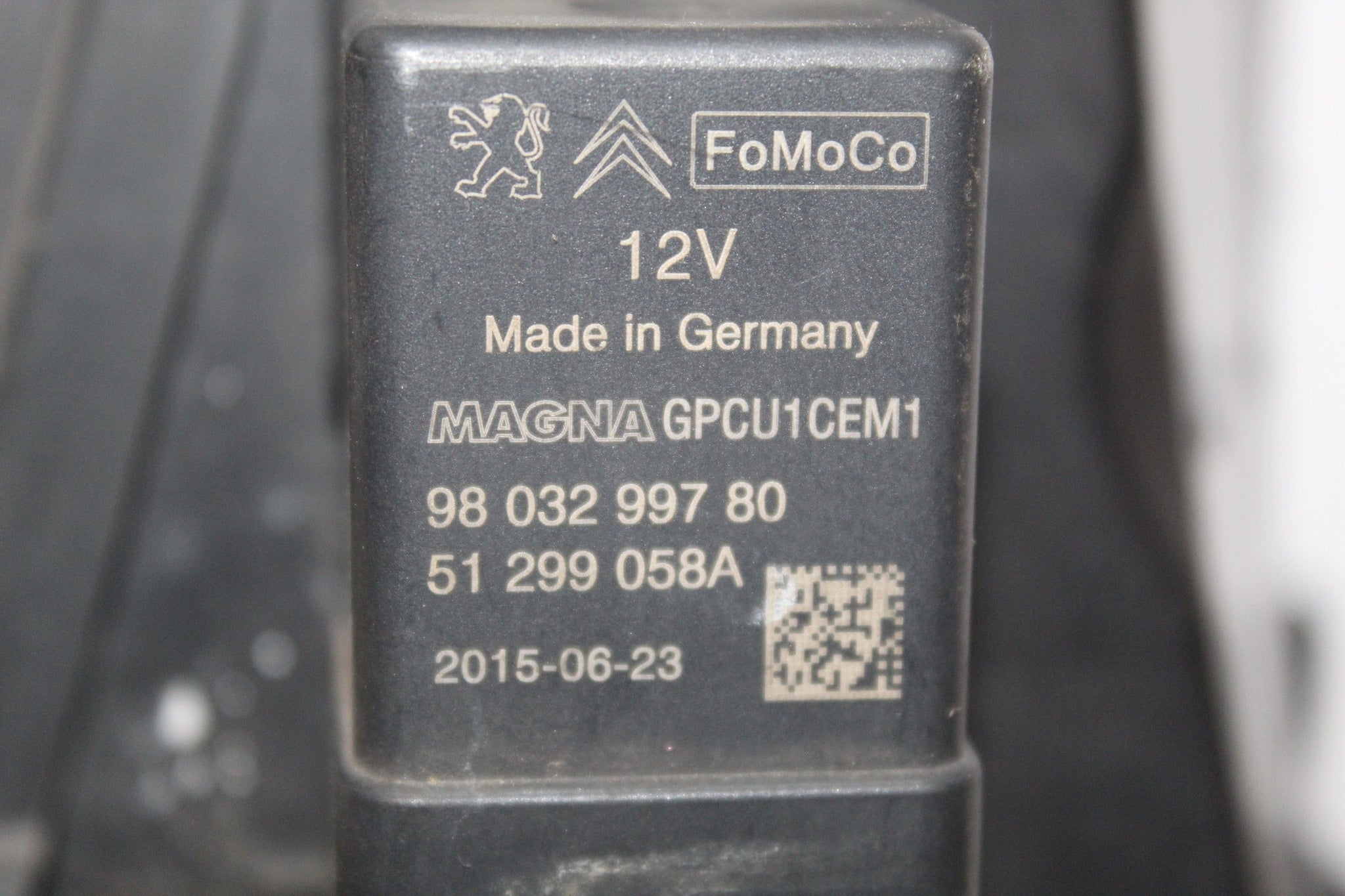 2015 CITROEN C4 1.6 Diesel Engine Bay Fuse Box 9803299780