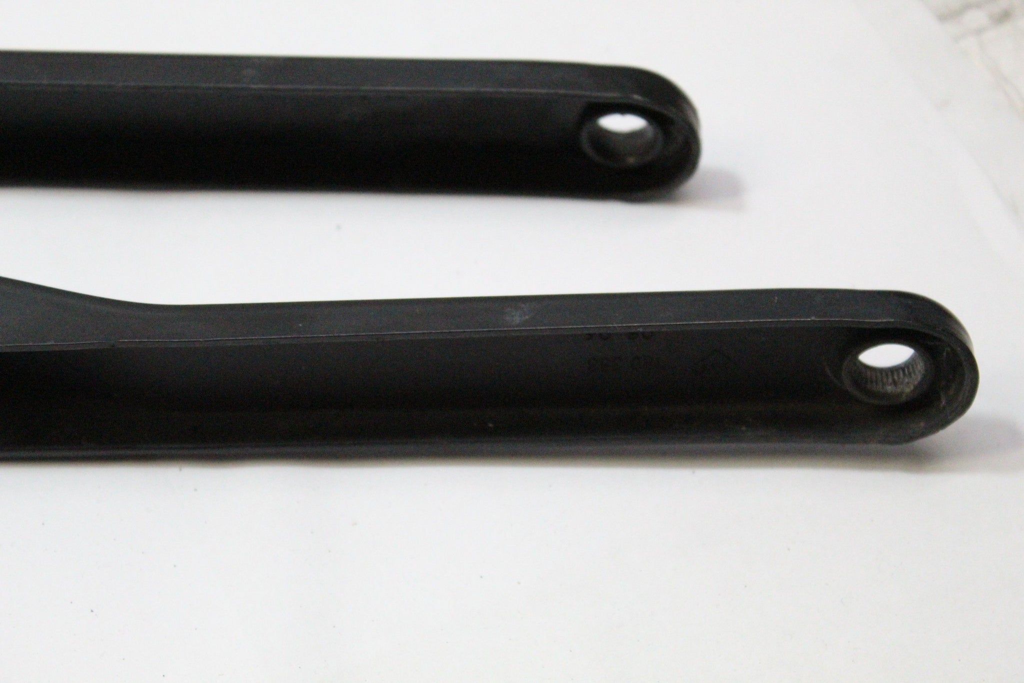 2006 BMW Z4 Front Windscreen Wiper Arm Pair