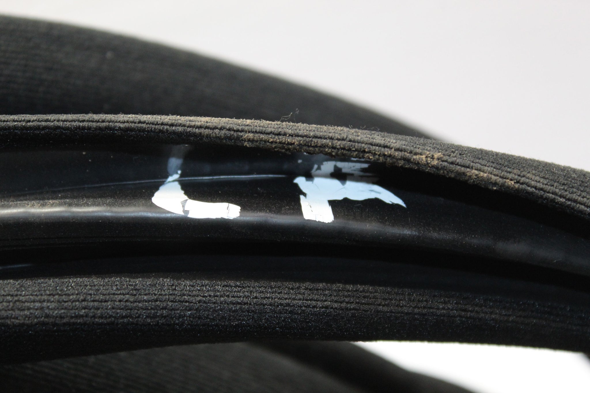 2010 MERCEDES C CLASS W204 Left side Front Door Seal Rubber