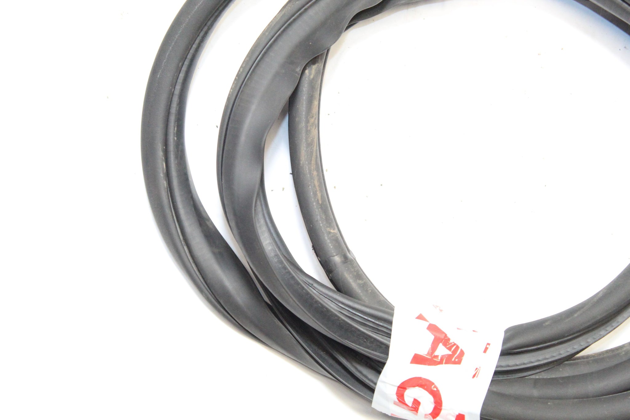 2015 SSANGYONG KORANDO Left side Rear Door Seal Rubber