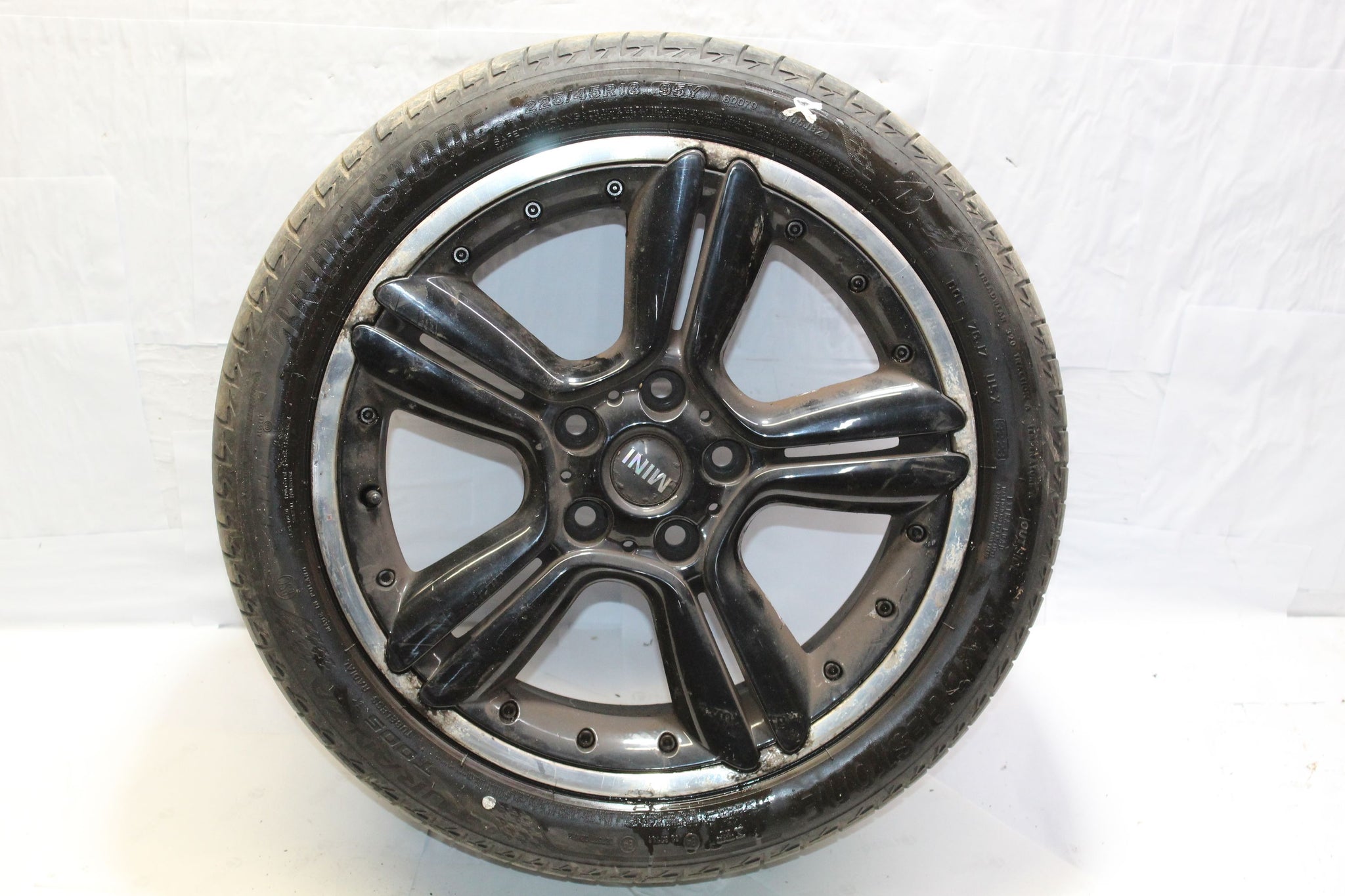 2014 MINI PACEMAN R61 Alloy Wheel with Tyre 225 / 45 R18 5.6MM