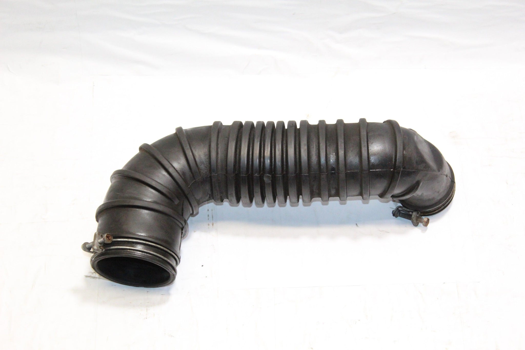 2005 MITSUBISHI SHOGUN 3.2 Air Intake Pipe Hose