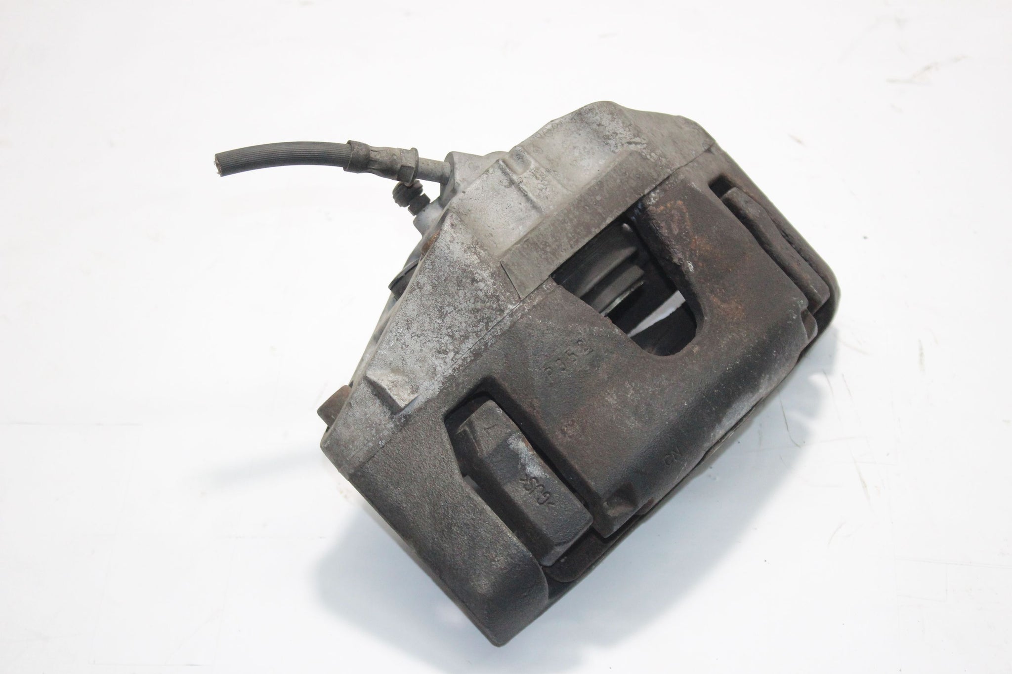 2013 VOLVO V40 2.0 RIGHT SIDE FRONT BRAKE CALIPER