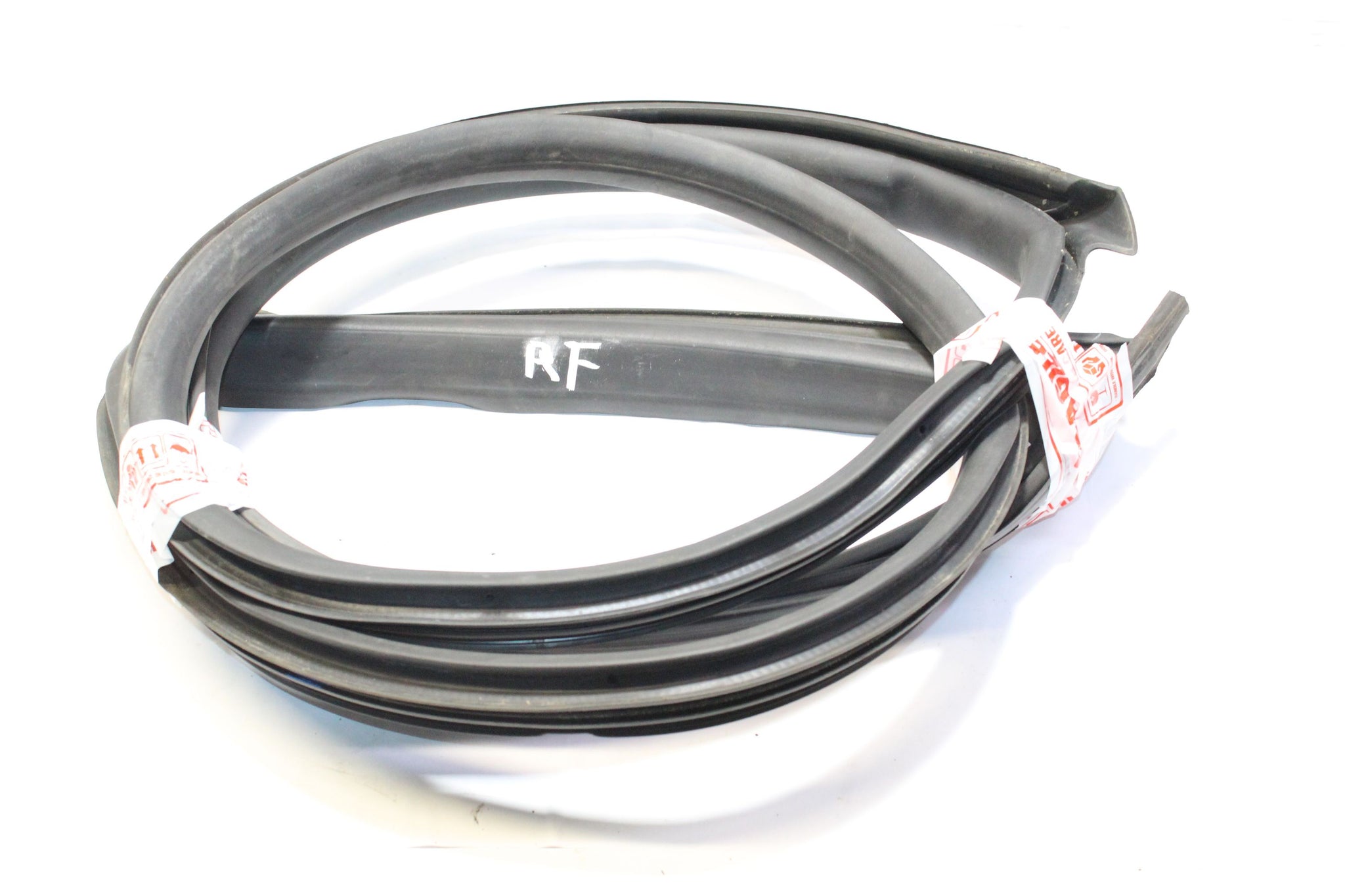 2017 MASERATI GHIBLI Right side Front Door Seal Rubber
