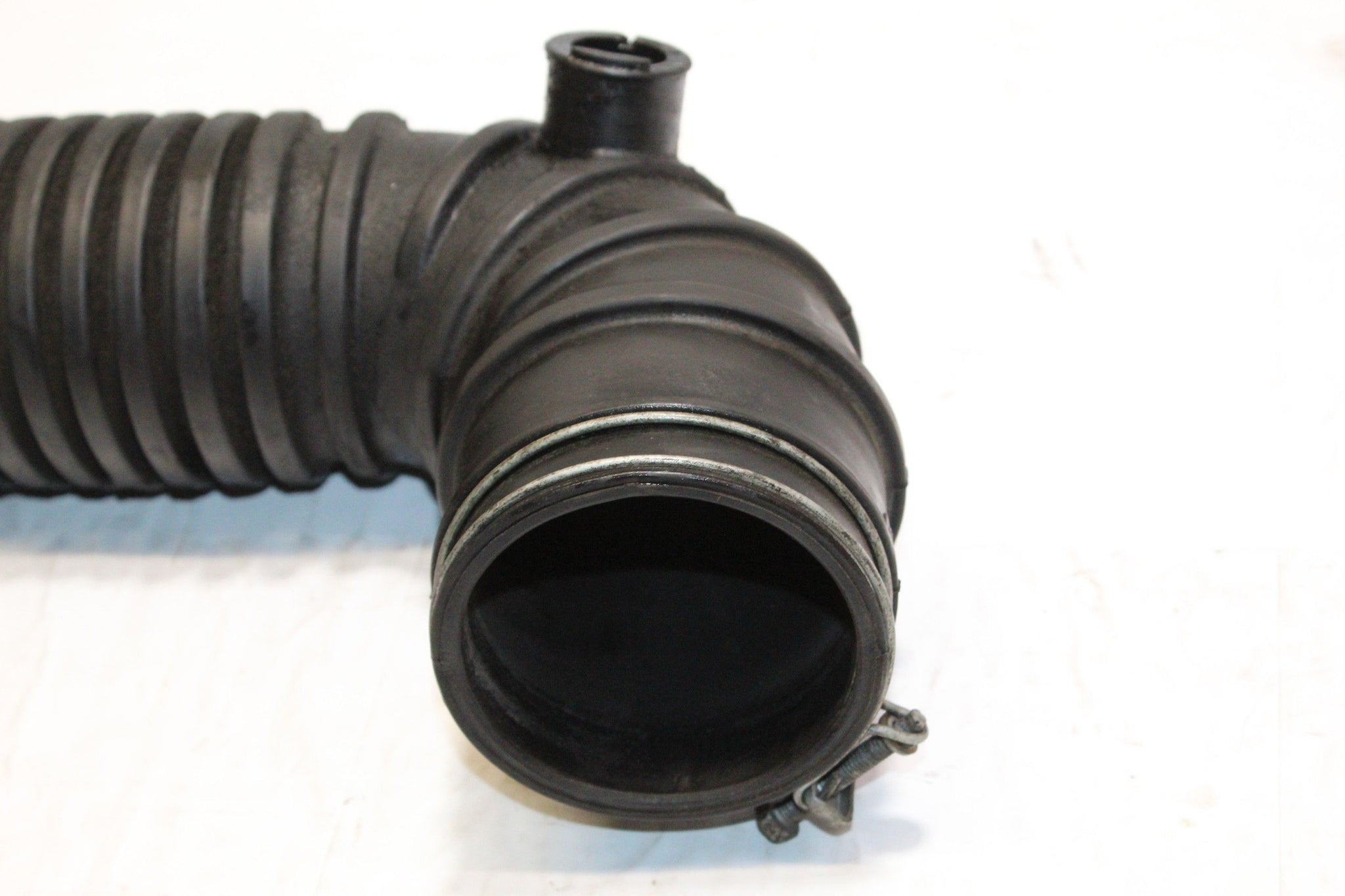 2005 MITSUBISHI SHOGUN 3.2 Air Intake Pipe Hose