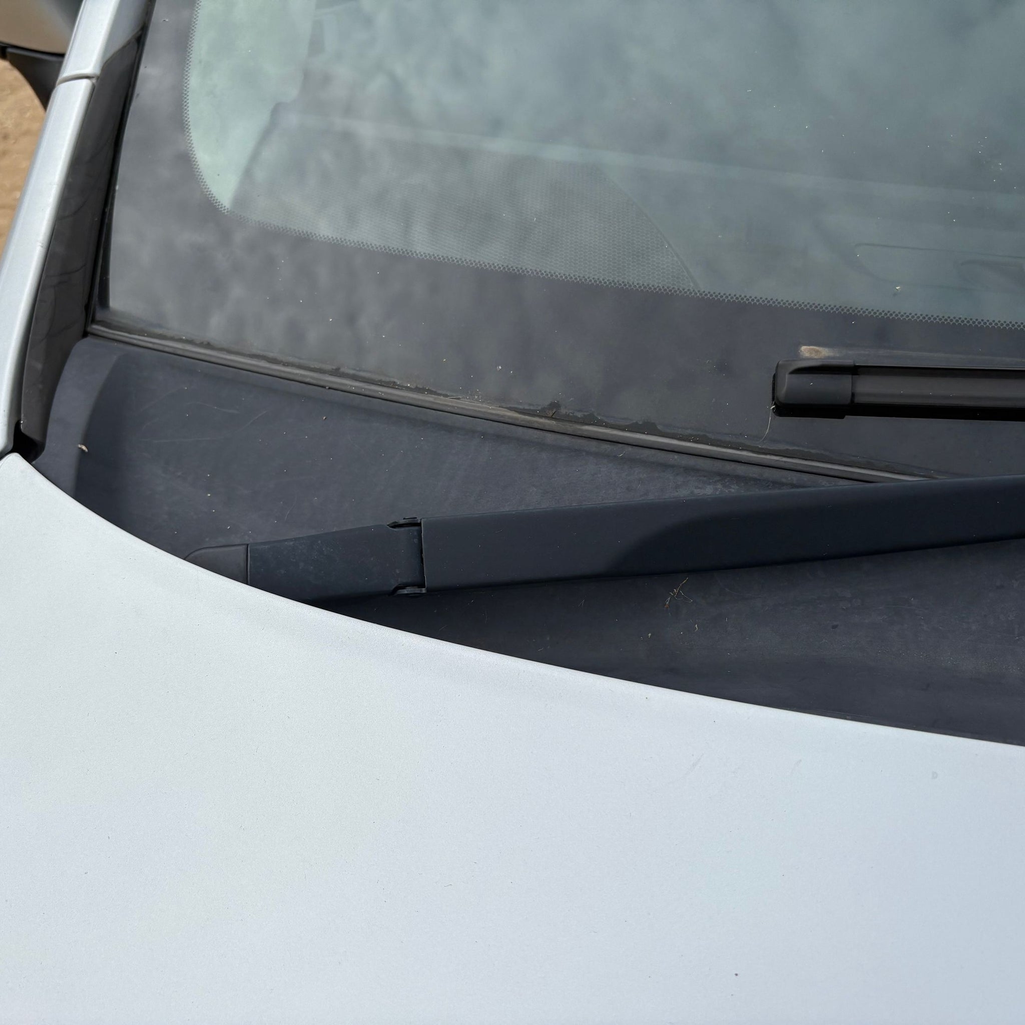 2016 TOYOTA AVENSIS FRONT WIPER ARMS (PAIR)