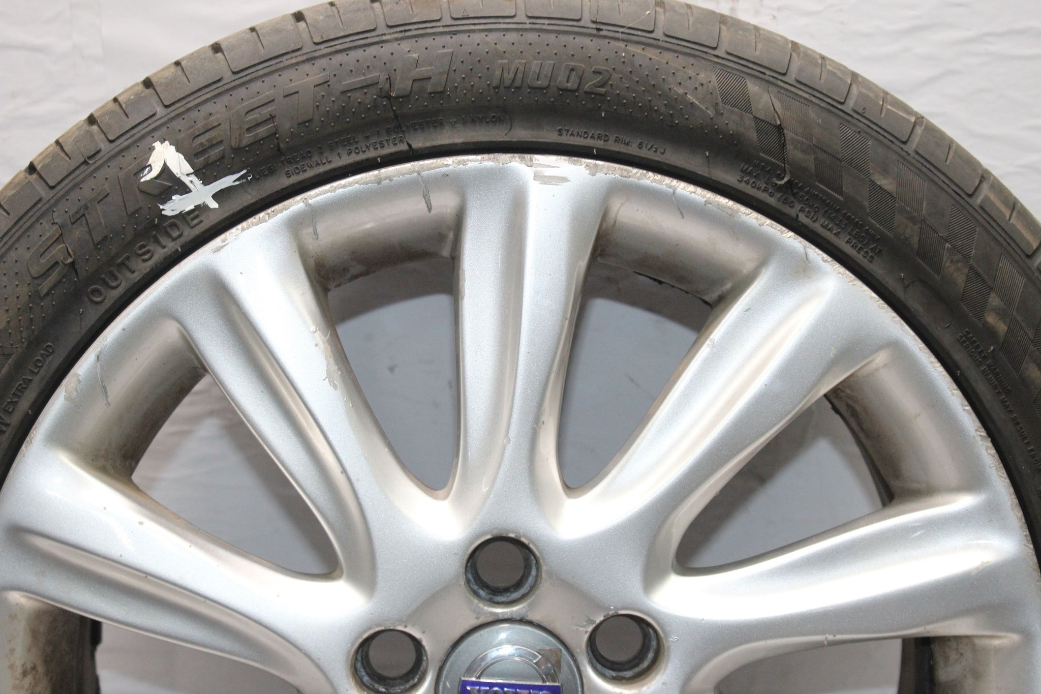 2013 VOLVO V40 Alloy Wheel with Tyre 205 / 50 R17 6.6MM