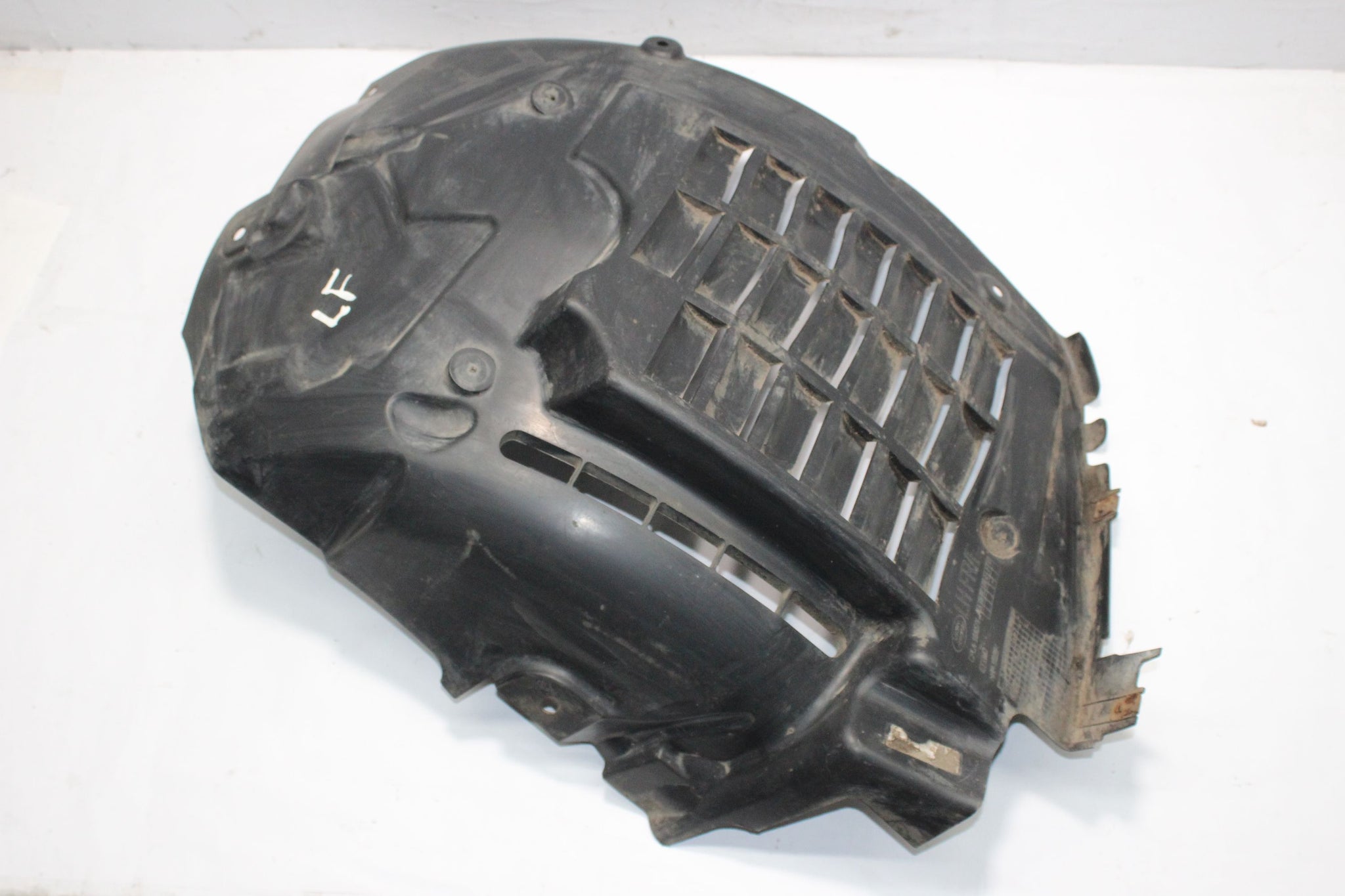 2014 RANGE ROVER VOGUE L405 Left side Front Splash Guard CPLA-16A574-AA