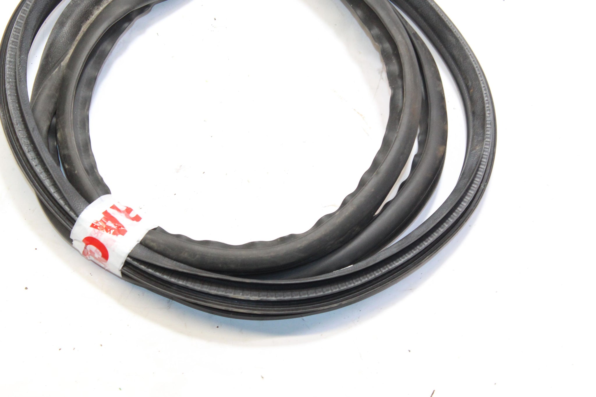 2016 FORD ECOSPORT Left side Rear Door Seal Rubber